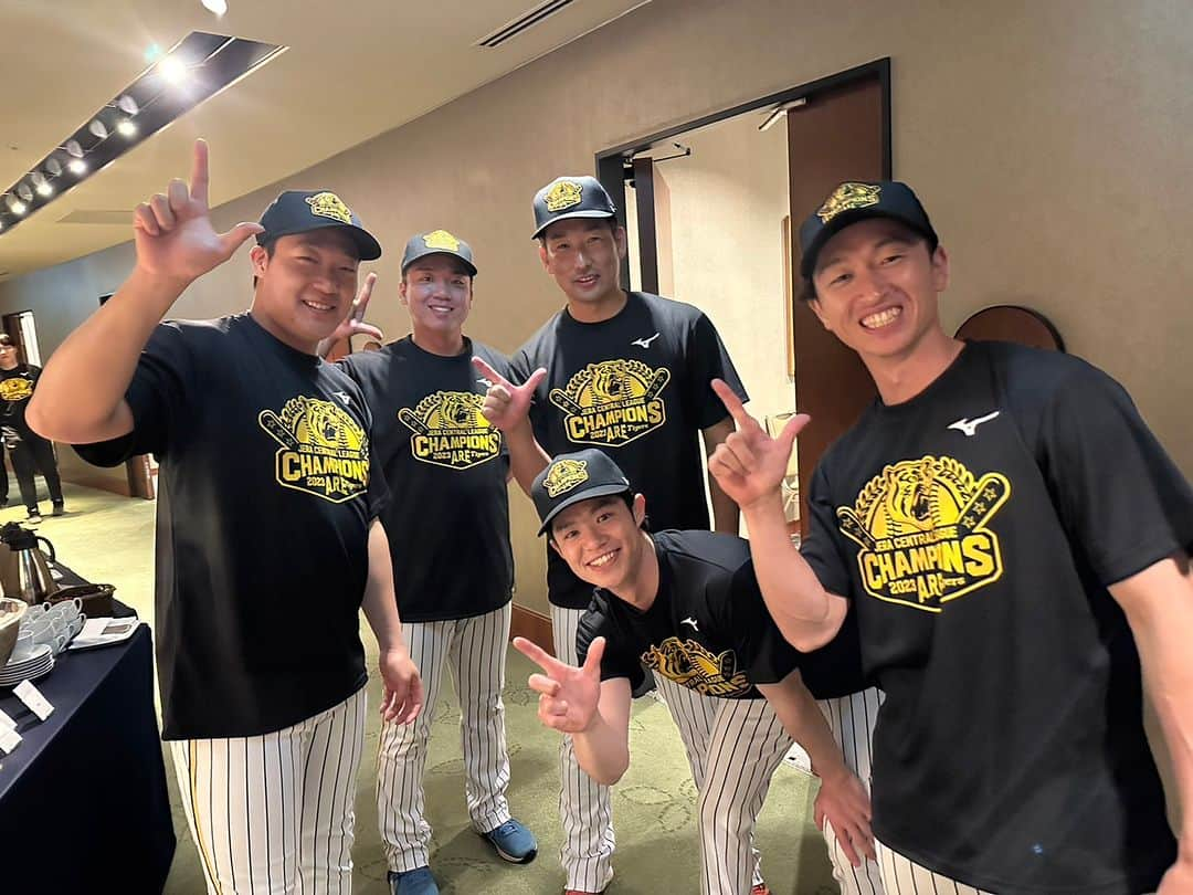 阪神タイガースさんのインスタグラム写真 - (阪神タイガースInstagram)「優勝の歓喜の様子をお届けします⑥！ 共同記者会見に臨むメンバーです！  #阪神タイガース #優勝  #JERAセリーグ #ARE」9月14日 23時10分 - hanshintigers_official