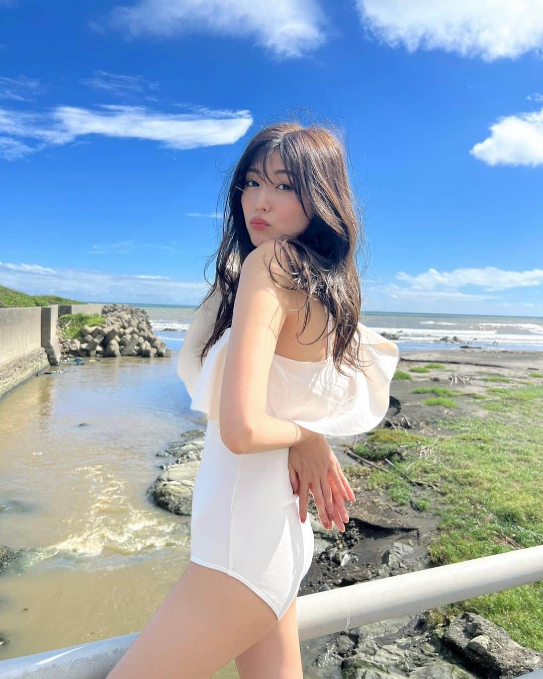 岩﨑名美のインスタグラム：「Summer...🫥☁️🫧」