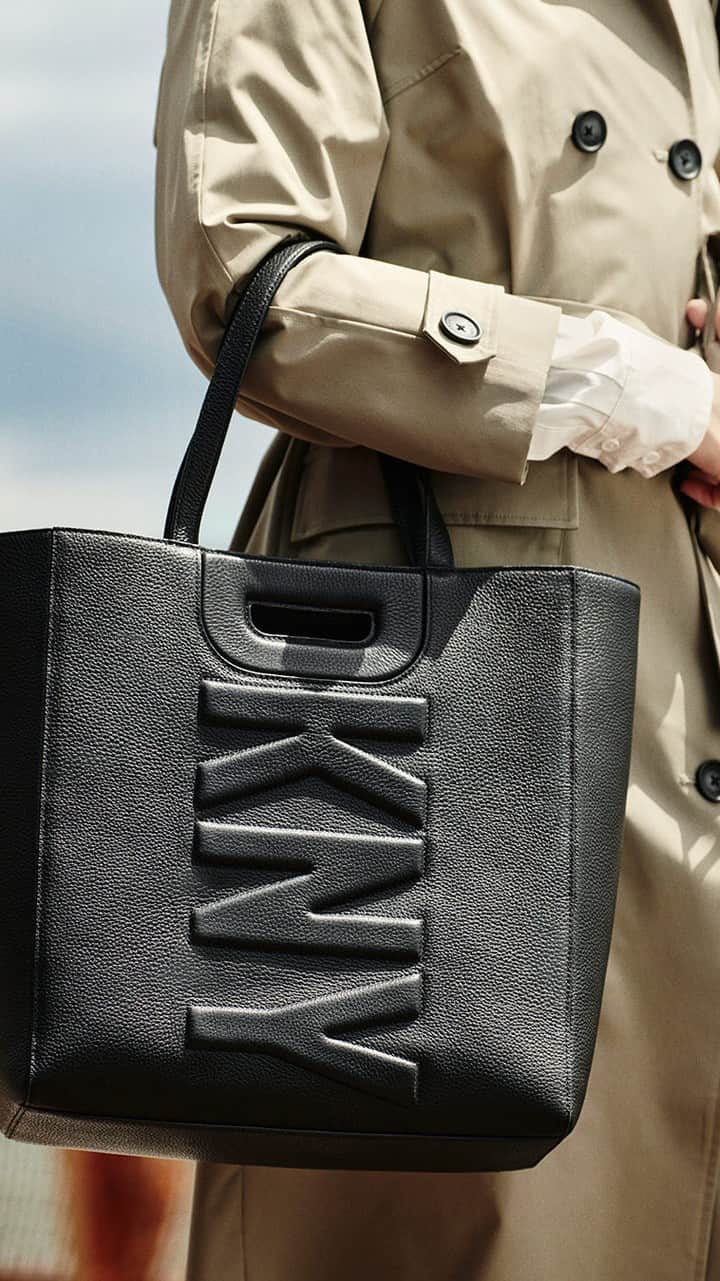 DKNYのインスタグラム：「If someone’s got a bridge to sell you in Brooklyn, ask for the bag instead.  #DKNYFORYOU」