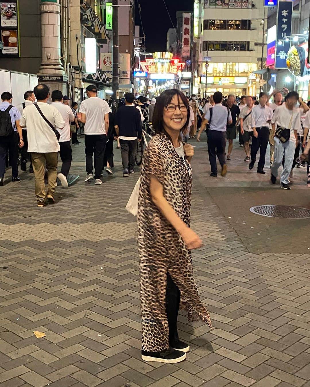 小西美穂のインスタグラム：「阪神、優勝🐯👏㊗️ 通りすぎただけでしたが 大阪・道頓堀、警察の数、スゴっ！！ 警備の方々、お疲れさまです。 ⁡ やったー！！ おめでとうございます✨ ⁡ #18年ぶり #アレ #阪神 #タイガース」