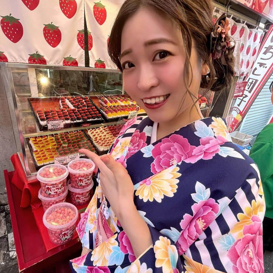 内田 菜々さんのインスタグラム写真 - (内田 菜々Instagram)「* *  つぎ着物着る時は どんなのがいいかなぁ♪🍓  #september #followme #kimono #浅草  #likeme #f4f #l4l #사진 #9월  #일본 #좋아요그램 #浅草着物レンタル  #좋아요환영 #감성사진 #여름 #여름방학  #なならむにっき  * *」9月14日 23時41分 - chocobanaaana