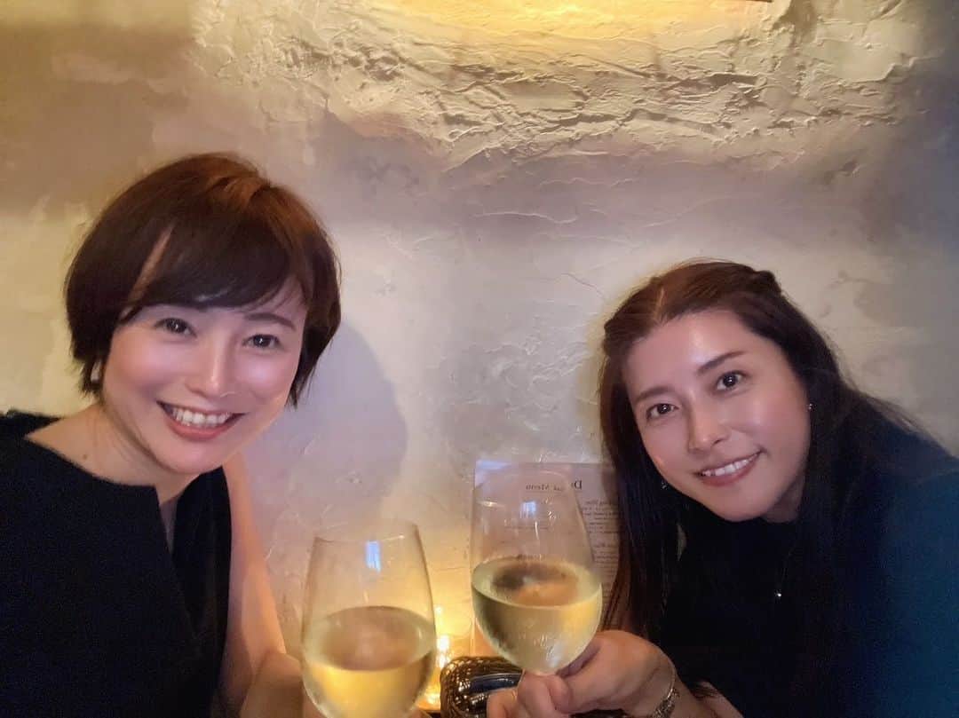 のインスタグラム：「今日はみどりちゃんのお誕生日会🎂  いつもは3人なんだけどなー😢  ボリュームすごくてお腹いっぱい たくさん笑って楽しかった〜  そして2人して喘息気味😂  #お誕生日 #バースデー」