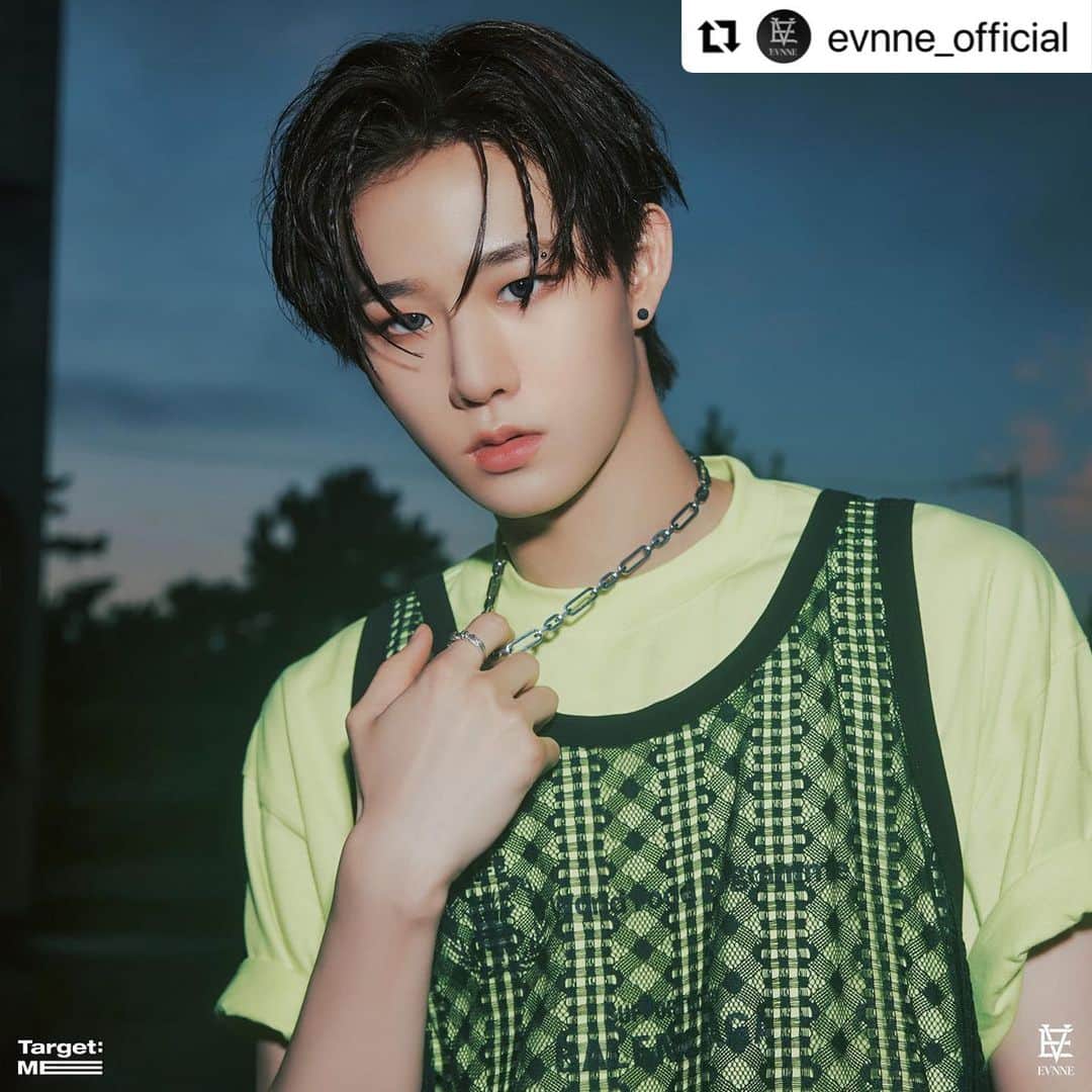 Jellyfish Entertainmentのインスタグラム：「#Repost @evnne_official with @use.repost ・・・ EVNNE 1st Mini Album [Target: ME] 🎯  Concept Photo DIGIPACK ver. #지윤서 #JIYUNSEO  #EVNNE #이븐 #Target_ME #TROUBLE #20230919_6PM」