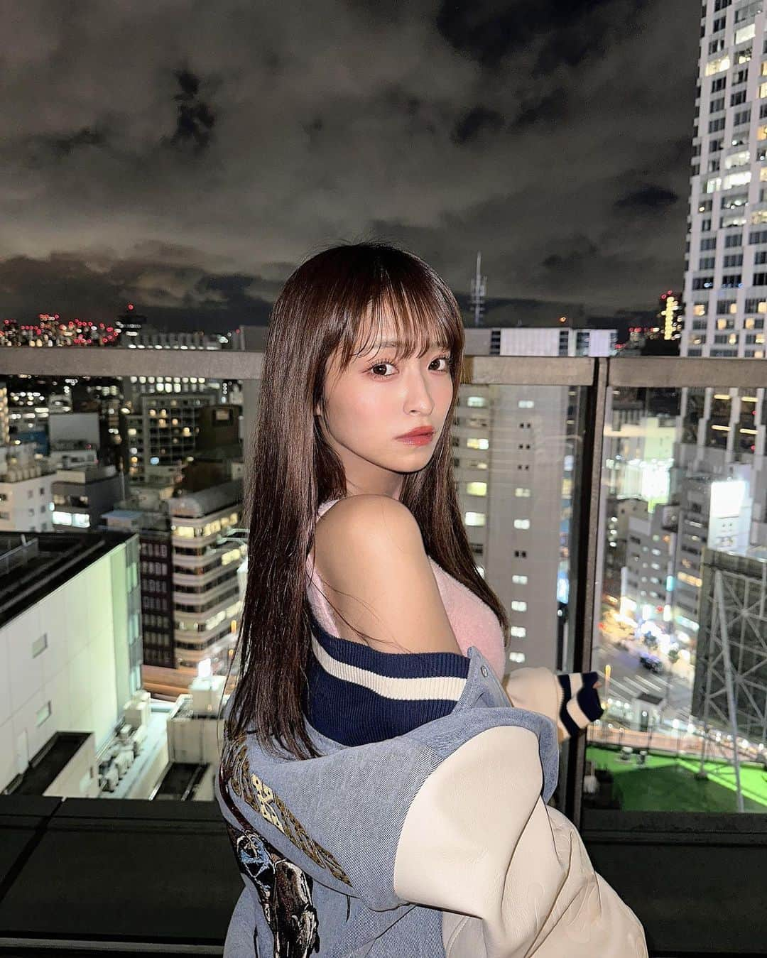 清水里香さんのインスタグラム写真 - (清水里香Instagram)「⁡ 25歳になりました🥰ニコニコ！ ⁡ いつもみんなが愛してくれて甘やかしてくれて 応援してくれて味方でいてくれて 本当に本当にありがとうございます💞 ⁡ みんなのおかげで人生が本当に楽しいです🎶 ⁡ 25歳は"私がいるから楽しい"って 思ってもらえるよーに！ 誰かの原動力になれるよーに！ ⁡ 私らしくがんばりかてぃーします🫶🏻 ⁡ ⁡ ⁡ そして今日来てくれるみんな楽しもうね。 渋谷で待ってます🎂🔥 ⁡ ⁡」9月15日 0時00分 - partyyy_chu