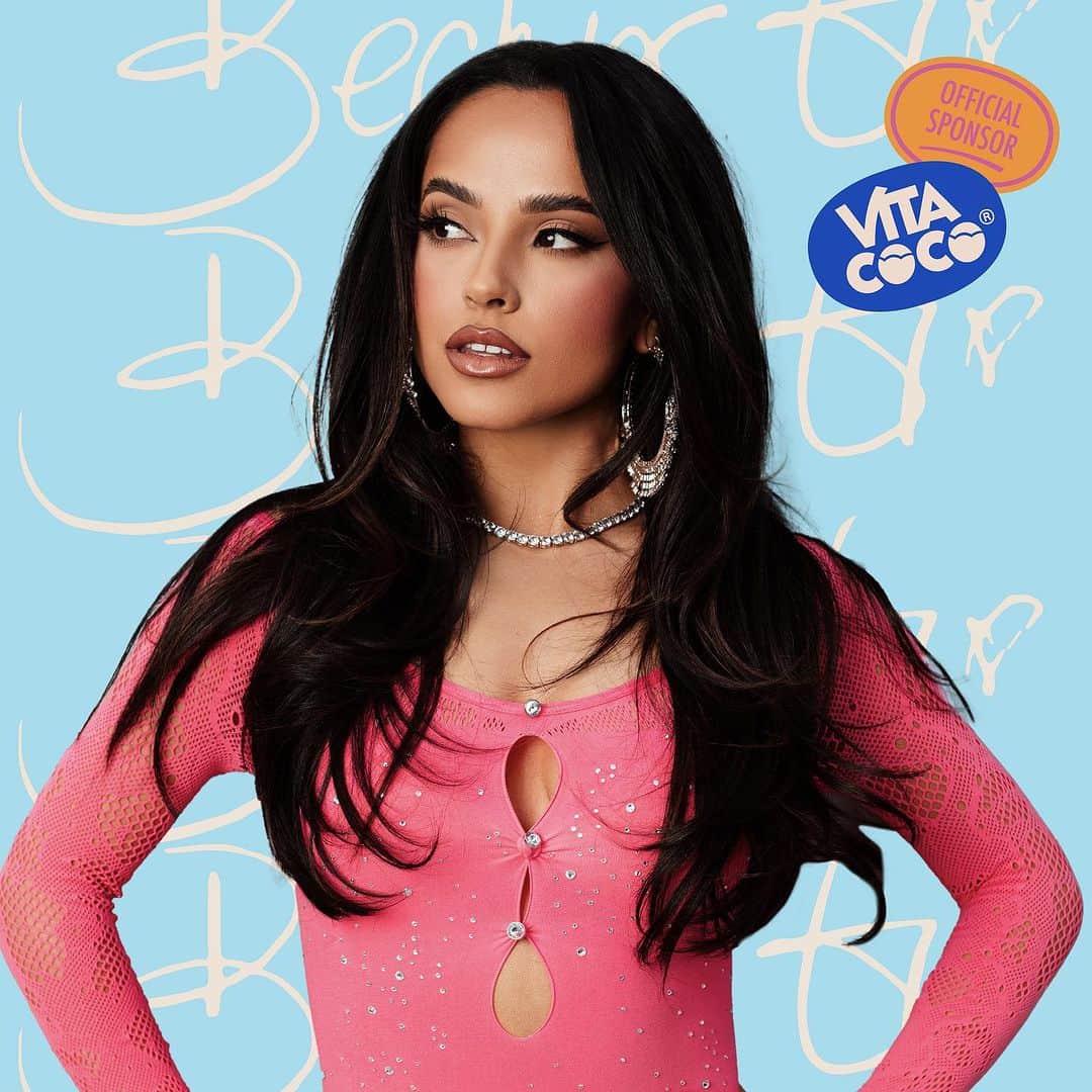 Vita Coco Coconut Waterのインスタグラム：「Yes, the rumors are true… @iambeckyg 💙s Vita Coco too! We’re so excited to announce our partnership with Becky G. We’ll be everywhere from her first-ever headlining U.S. tour - “Mi Casa, Tu Casa” (which kicks off today!) to events for her soon-to-be-released album “Esquinas,” all while working with her on programs that support the Latin community and *so much* more. Stay tuned! 👀」