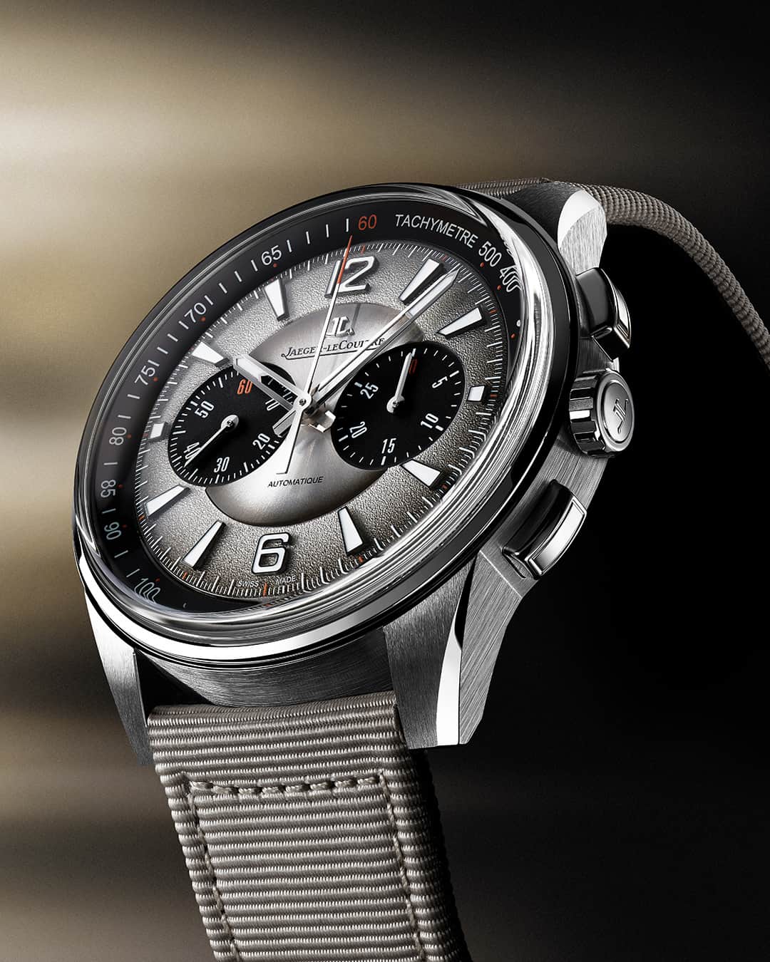 のインスタグラム：「When elegance meets adventure. #Polaris _ Polaris Chronograph Designed, made and assembled in our Manufacture _ As a casual everyday timepiece or as a high-performing sports watch, the Polaris Chronograph is designed for maximum comfort on the wrist. Offering great versatility for every situation, the Polaris Chronograph comes with a beige canvas strap and an additional black rubber strap with a ‘Clous de Paris’ pattern.  _  #JaegerLeCoultre #Polaris」