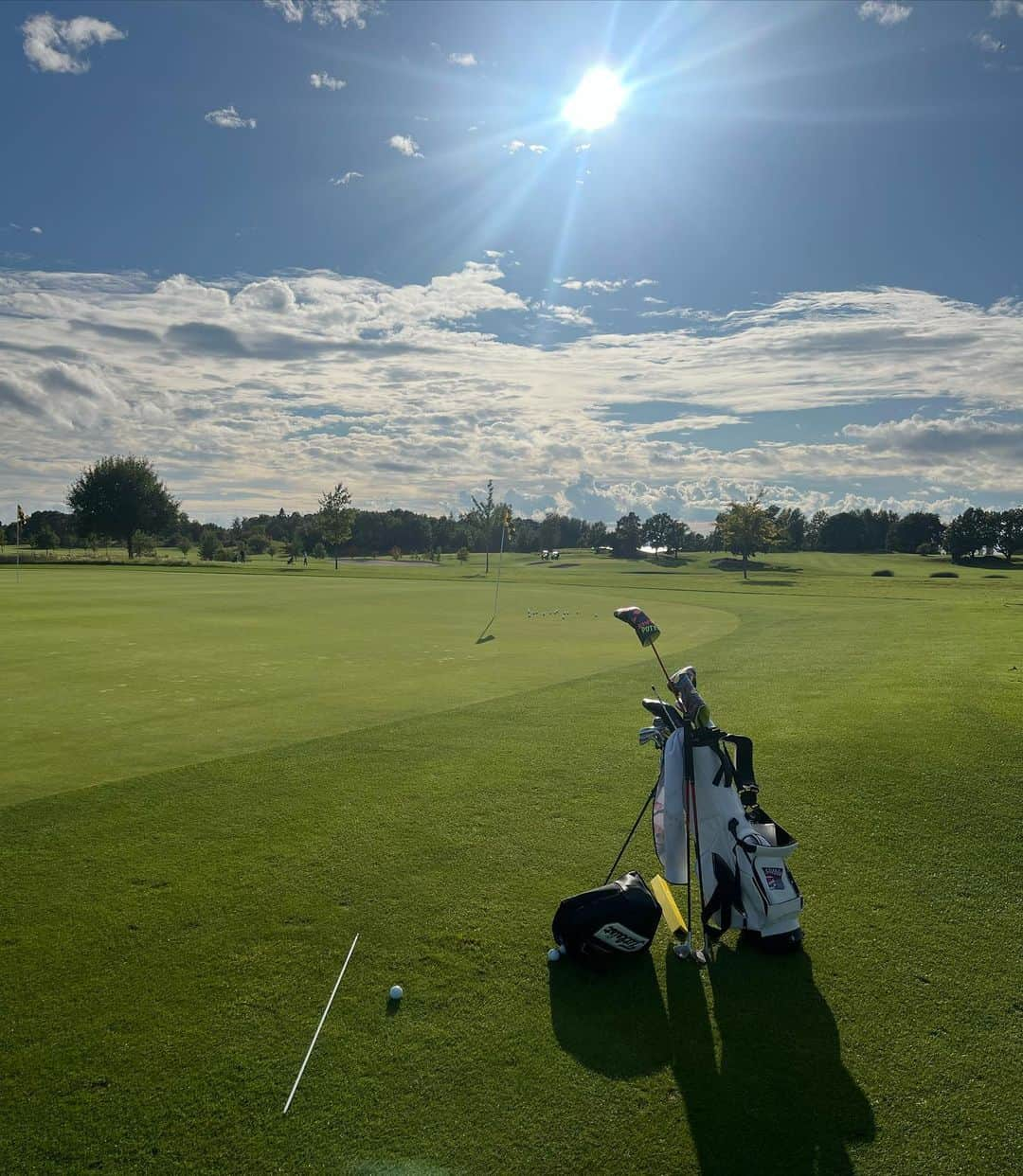 アンナ・ノルドクビストさんのインスタグラム写真 - (アンナ・ノルドクビストInstagram)「Amazing couple days smiling, practicing and hanging out with friends at @ombergsgolfresort … this place means so much to me! 🫶🏻  I first came here in 2003 with the National Team on a talent camp, and its been a happy place ever since. To see how this place has grown the last 20 years and to follow how hard work, dreams and visions has come true out here has been very special! I doubt you will find a course in Sweden right now in better conditions! Im speechless how good it is!   Leaving with recharged batteries and a smile on my face! Cant wait to come back again! 🫶🏻」9月14日 23時56分 - a_nordqvist