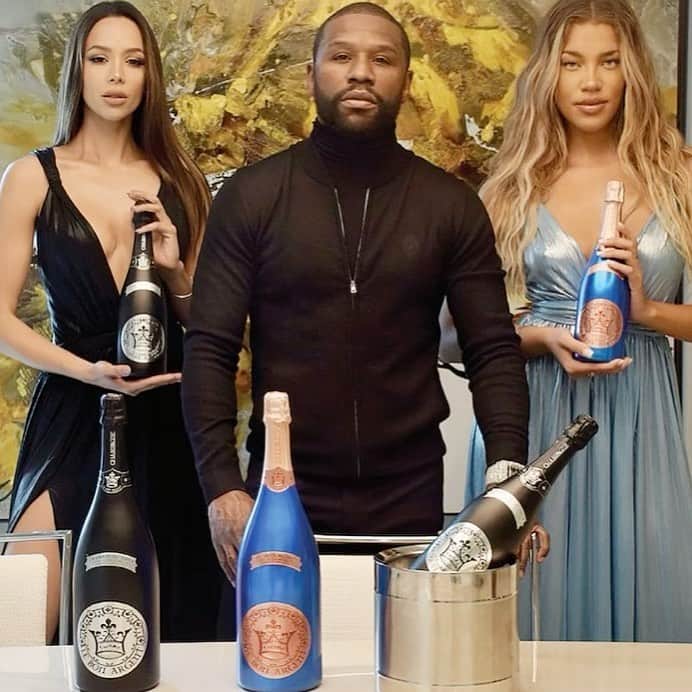 フロイド・メイウェザー・ジュニアのインスタグラム：「I work hard to be the best at everything I do.  That’s why I have teamed up with the best @sgwinespirits to bring you @LeBonArgent  Champagne. I’m all about numbers and I’m happy to announce that @LeBonArgent Rosé has been rated 95 points and Brut has been rated 92 points by the prestigious @tastingpanel   Contact @sgwinespirits if you want to stock them!   #LeBonargent #LuxuryWithoutLimits #TheTastingPanel」