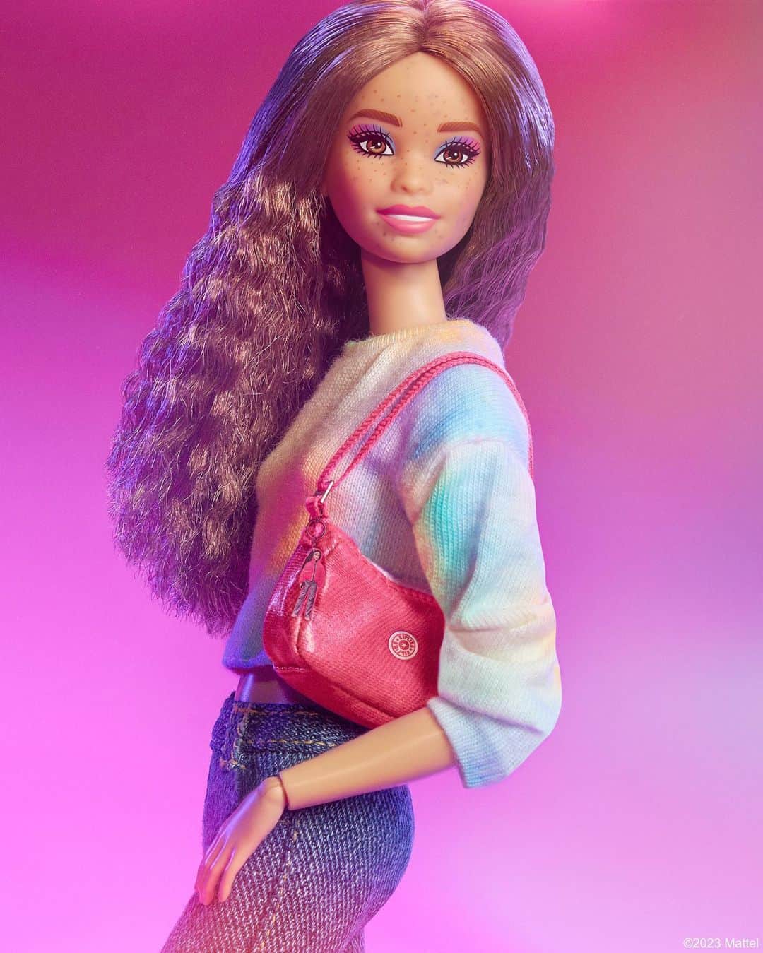 バービーさんのインスタグラム写真 - (バービーInstagram)「The perfect pink bag has entered the chat. 💖 Browse the full collection of iconic Barbie x @kiplingusa bags and accessories at the link in bio! #PinkModeOn #BarbiexKipling #barbie #barbiestyle」9月15日 0時01分 - barbiestyle
