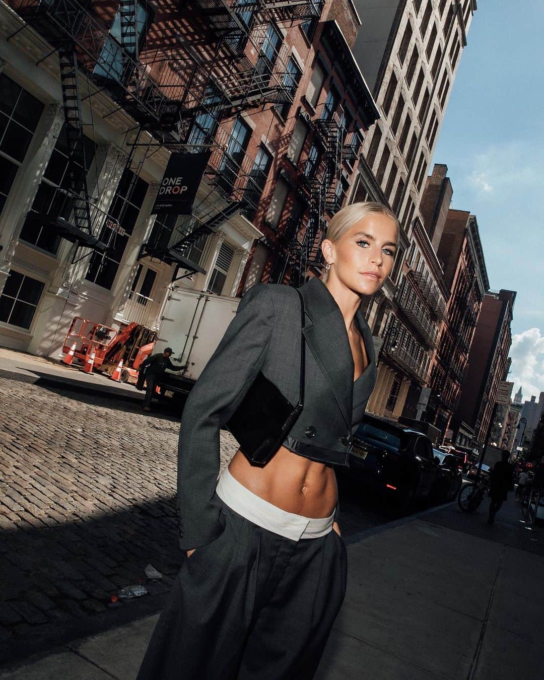 キャロライン・ダウルのインスタグラム：「Anzeige // out of office, but this suits me @cosstores」