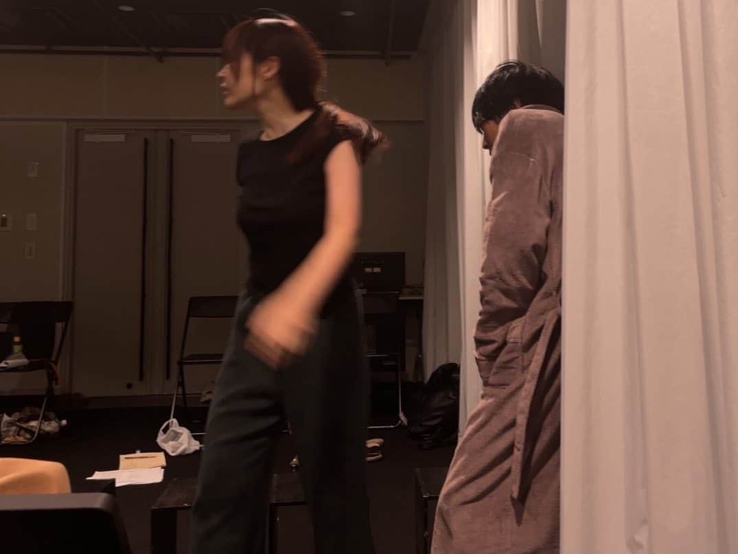 田中良子のインスタグラム：「もう九月も終わってしまいそうです。 そしたら、もう小さいエヨルフがはじまります。 面白いです。私、大好きです。 汗も涙も喜びも悔しさも毛穴もファンデののりまで、丸見えな20席です。 是非来ていただけたら嬉しいです。  https://ticket.corich.jp/apply/273039/016/」