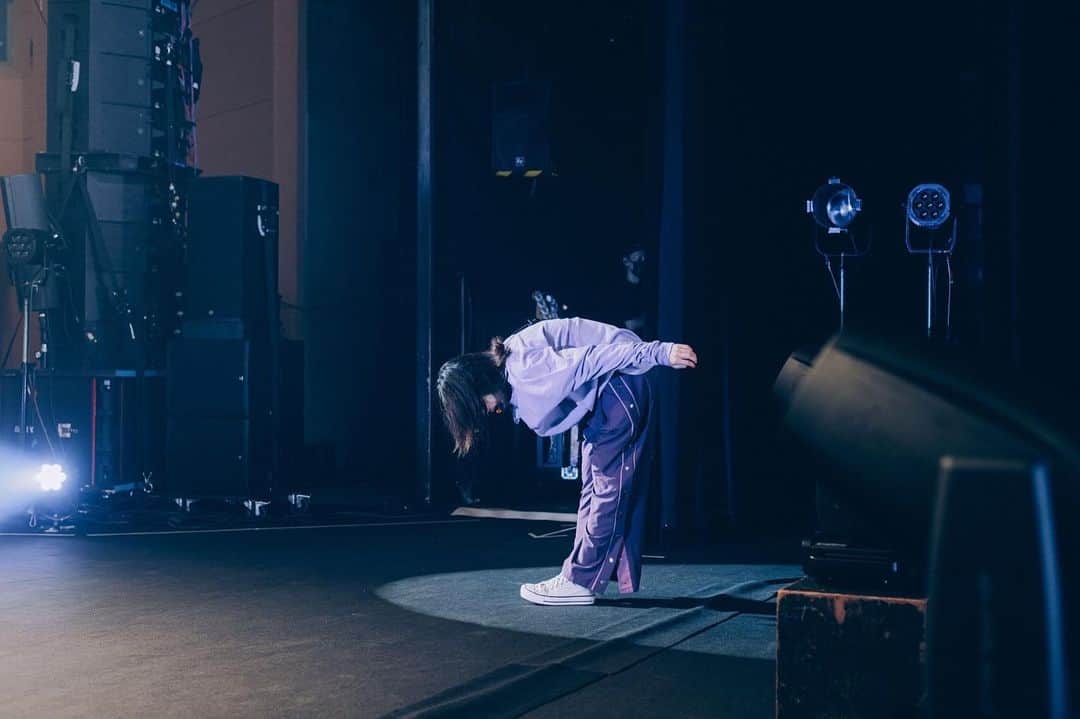 せとゆいかのインスタグラム：「絶対に手の位置がおかしい  📸日吉"JP"純平( @junpeihiyoshi )」