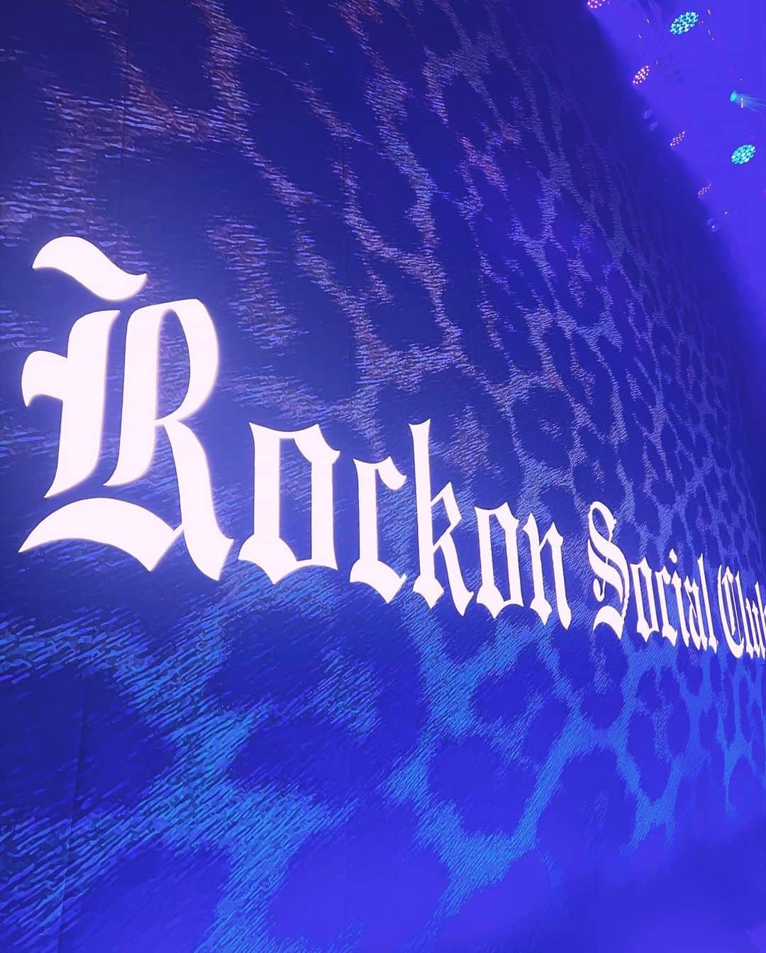 岡本健一さんのインスタグラム写真 - (岡本健一Instagram)「・HOPE・  ・  show must  GO GO GO on ！  ・  「ROCKON SOCIAL CLUB 1988』  LIVE Blu-ray & DVD  2023.09.15(fri) Releace !  @rockonsocialclub   ・  新国立劇場 10月18日〜11月19日  #尺には尺を  #終わりよければすべてよし  ・  シアター風姿花伝 風姿花伝プロデュースvol.10 2024年2月  #夜は昼の母  ・  @atripminds2021」9月15日 0時35分 - kenichi.okamoto