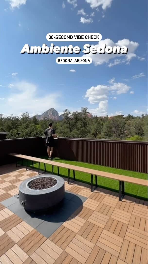 Cosmopolitanのインスタグラム：「BRB putting Sedona on the top of must-visit travel list!! #30SecondVibeCheck   Why @ambientesedona is Cosmo-editor-approved: -Landscape hotel so each room has an incredible video ⛰️ -Private rooftop patios for every room 🥂 -Unreal food options at their restaurant 🍔」
