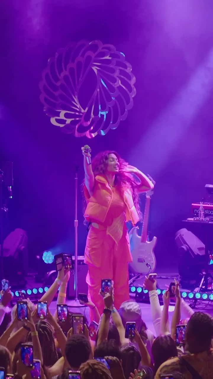 のインスタグラム：「NYC BABY🗽 u guys were so hype!! thank u for being amazing✨」