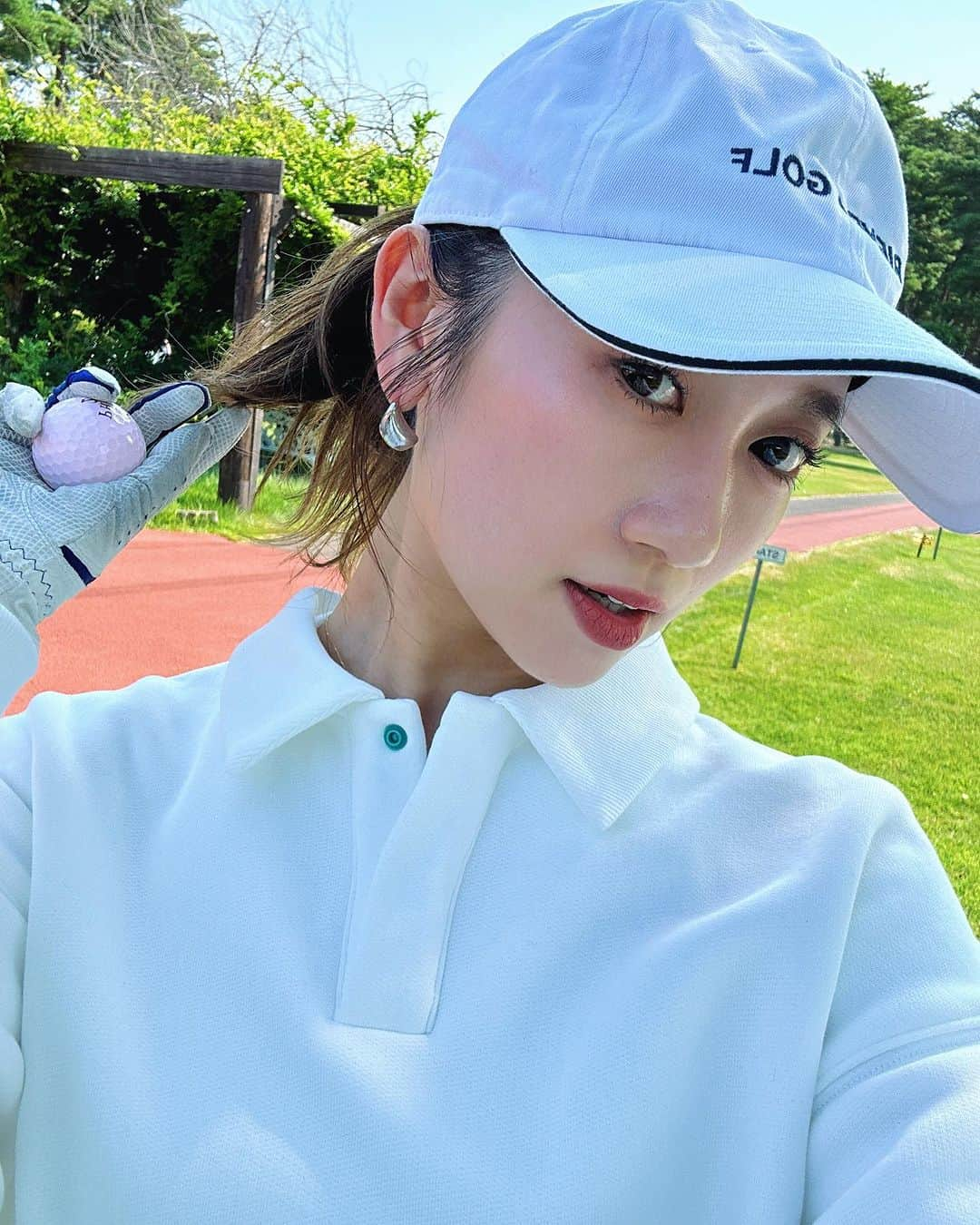 中村望美のインスタグラム：「何枚目が好き？🥺 ㅤㅤㅤㅤㅤㅤㅤㅤㅤㅤㅤㅤㅤ皆さんのお気に入りのウェア教えてください😚✨ ㅤㅤㅤㅤㅤㅤㅤㅤㅤㅤㅤㅤㅤ ついに @rienda_golf のFW Collectionが9/22(fri)から発売😚✨✨ 型数がかなり増えて登場です🥺！！ 今回も拘り沢山のウェアで色んなシーンでも使えそうな素材があったりするもの嬉しい😚✨ ㅤㅤㅤㅤㅤㅤㅤㅤㅤㅤㅤㅤㅤ ㅤㅤㅤㅤㅤㅤㅤㅤㅤㅤㅤㅤㅤ そして、なんとビッグニュース！ 9/20(水)より新宿高島屋にてPOP UPが開催されます👏👏🥺 ㅤㅤㅤㅤㅤㅤㅤㅤㅤㅤㅤㅤㅤ ㅤㅤㅤㅤㅤㅤㅤㅤㅤㅤㅤㅤㅤ ◼️POPUP期間 9/20(wed)-10/3(tue) 📍新宿高島屋9階 ㅤㅤㅤㅤㅤㅤㅤㅤㅤㅤㅤㅤㅤ ㅤㅤㅤㅤㅤㅤㅤㅤㅤㅤㅤㅤㅤ ノベルティや、シュミレーションゴルフなどのイベントも ご用意しているみたい。。🥺🥺 私も覗きに行こーっと😚😚 ㅤㅤㅤㅤㅤㅤㅤㅤㅤㅤㅤㅤㅤ ㅤㅤㅤㅤㅤㅤㅤㅤㅤㅤㅤㅤㅤ ビジュアルもとっても可愛いので是非チェックしてくださいね😚 WEBもPOPUP同日の9/20(wed)から先行発売となります☺️ ㅤㅤㅤㅤㅤㅤㅤㅤㅤㅤㅤㅤㅤ ㅤㅤㅤㅤㅤㅤㅤㅤㅤㅤㅤㅤㅤ #rienda #riendagolf #golfwear  #ゴルフ #ゴルフウェア #ゴルフコーデ #ゴルフ女子」