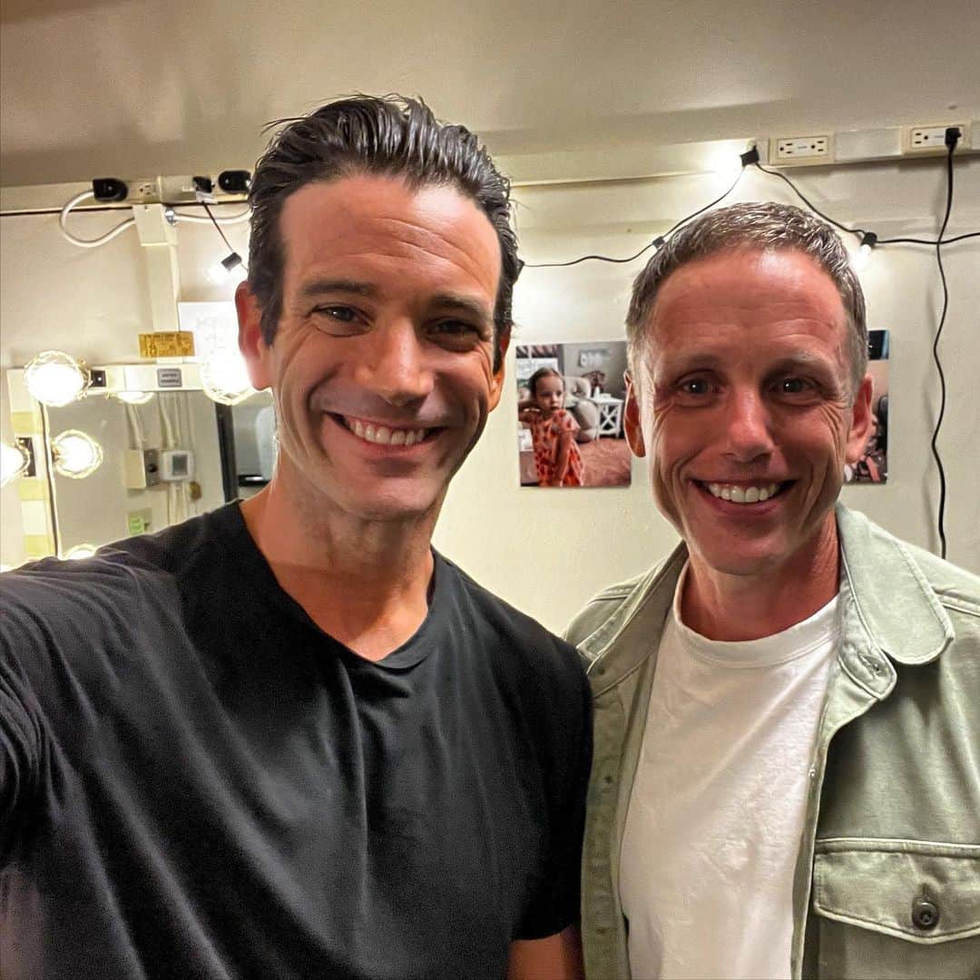 コリン・ドネルのインスタグラム：「For a very long time now this guy, @djjohnrichards, has been a part of my mornings and now my family’s mornings. He’s shaped my taste in music as much as anyone out there but more importantly he’s created a community that lives up to their credo “You Are Not Alone”. More times than I can count John has played a set of music that was exactly what I needed to hear.  I’ve gotten to know John and his wife Amy @craftandclinic over the years online and even got the chance to guest on their podcast @thedrandthedj (check it out it’s wonderful) but this was the first time we’d ever met in person. It was so great to meet someone I’ve been a fan of for so long.  He was every bit the great, generous, fun, insightful, honest guy I thought he would be.   I’m rambling but John and @kexp have meant a great deal to me over the years. It’s not just a radio station and he’s certainly not just a DJ. It’s a community of people listening all over the world to music that heals and it’s a daily reminder that I am not alone. You are not alone. This was a cool meeting. Thanks for coming to the show John.  #YouAreNotAlone #MusicHeals」