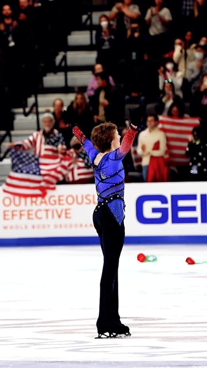 イリア・マリニンのインスタグラム：「9.14.22 - @ilia_quadg0d_malinin became the first ever skater to land a quad Axel 🔥 #tbt   See it LIVE at #SkateAmerica. Tickets on sale now #linkinbio 🇺🇸」