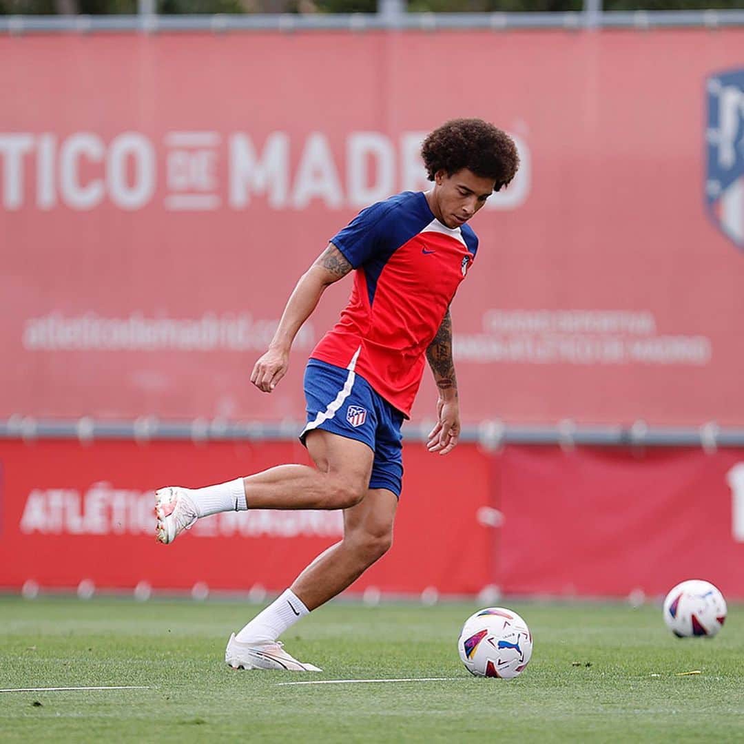 アクセル・ヴィツェルのインスタグラム：「The wait is almost over… ⏰ 2️⃣ more days until @atleticodemadrid are back!」
