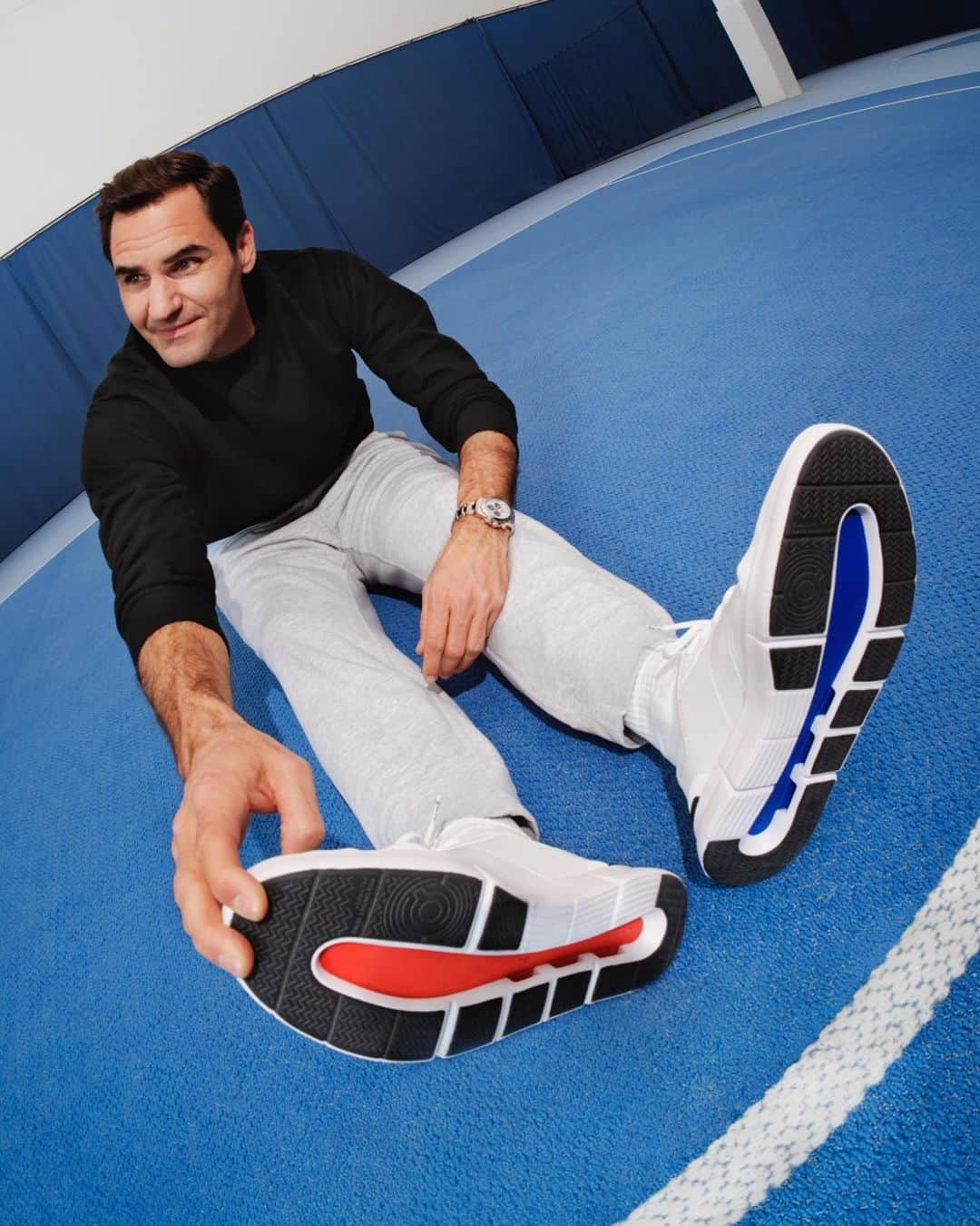 ロジャー・フェデラーのインスタグラム：「As Team Europe gets ready to take on Team World in Vancouver, we’re hyped to announce limited editions of THE ROGER Spin and THE ROGER Pro – co-created with @rogerfederer to celebrate the 2023 edition of @lavercup.  Link in bio.」