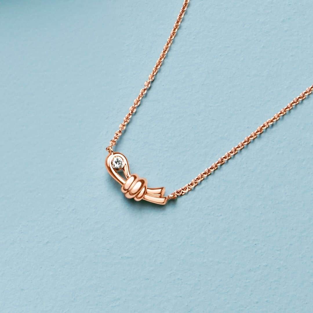 ドドのインスタグラム：「New Nodo designs in rose gold with diamonds: a precious twist on an iconic DoDo collection.​⁣ ​⁣ #DoDoNodo #DoDoJewels​」