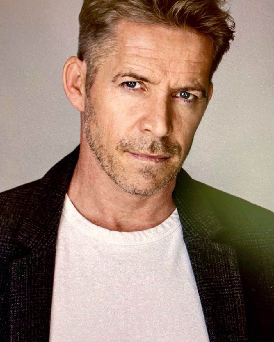 ショーン・マグワイアのインスタグラム：「Going to be starting a brand new beginners Zoom class soon ⁦‪@ThePlayersCons‬⁩ Tuesday 6pm pst. If you’d like to give us a try and become part of our actors community drop us a line. Theplayersconservatory@gmail.com Also restarting our Sat young persons Zoom class again soon. You can take the class from anywhere!  Photo by: @slangerphotog」