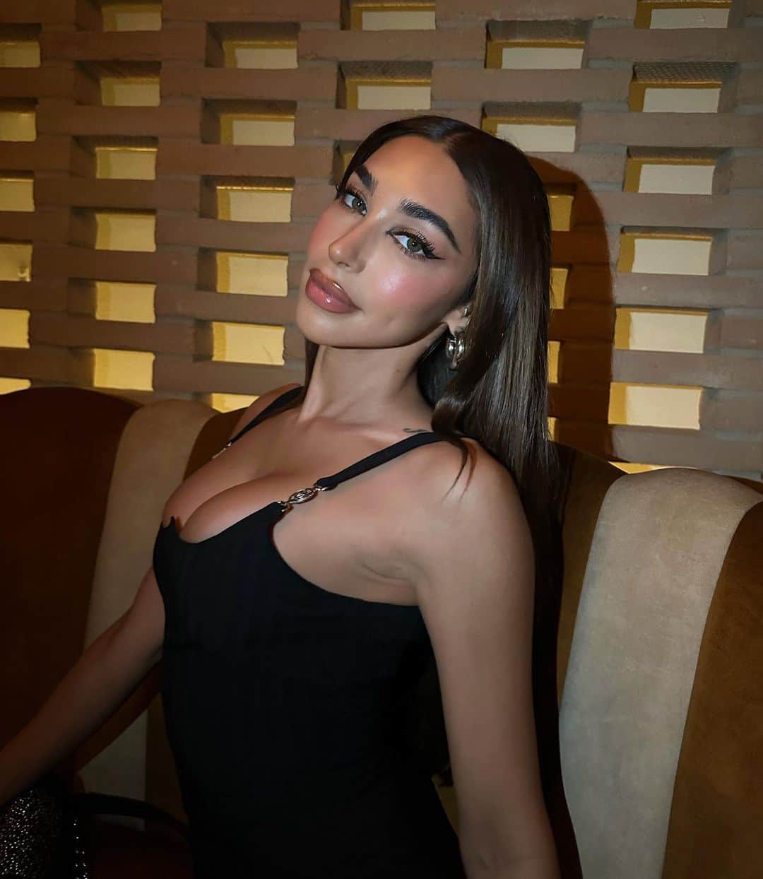 Chantel Jeffriesのインスタグラム：「Ladies take London 🇬🇧」