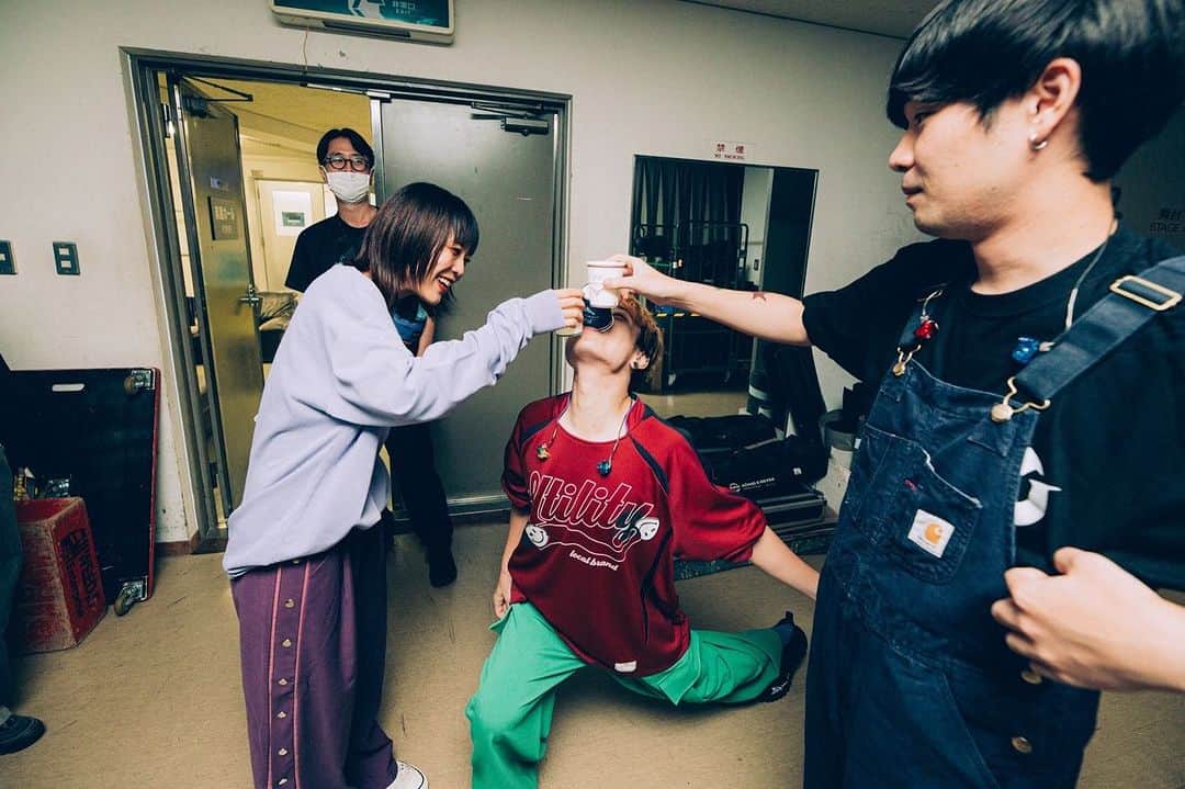石原慎也のインスタグラム：「ホールツアー　名古屋Day1  かっこつかない所もあるよ 人間だもの　  photo by 日吉"JP"純平」