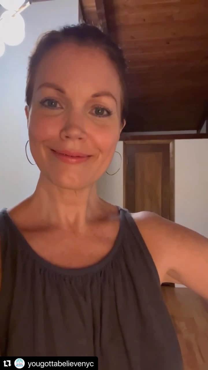 のインスタグラム：「#reposting my #invitation for you! 🥰  @yougottabelievenyc Join us for an unforgettable night with the incredibly sweet and talented Bellamy Young at VOICES: #Stars4FosterKids on Monday, September 18 in NYC!🌟❤️  VOICES brings together a starry ensemble to raise awareness about the plight of kids in foster care, particularly those aged 13 and older who are in danger of aging out of the foster care system alone.   Buy your tickets today! 🎟️ And bring a friend!! Tell us in the comments if you're coming! Ans who you are bringing. We cannot wait to see you! 🌟❤️Thank you, @bellamyyoung, for your amazing support! We cannot wait to see you next Monday!🙏  ☝️Don't forget, VOICES is not just about entertainment; it is about making a tangible difference in the lives of foster kids. Your ticket purchase will directly contribute to our work ensuring no young person leaves foster care without connection to a permanent family. 🌸  #VOICESforFosterKids #Bellamy Young #TicketSales #YouGottaBelieve #StarsintheHouse」