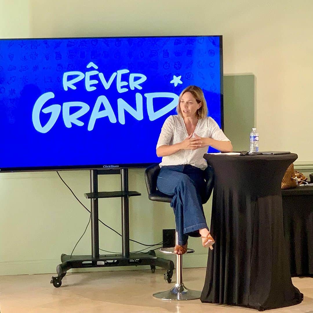 のインスタグラム：「Partage d’expérience « Rêver Grand »✨  Rêver: c’est facile, généralement c’est la nuit… et tout est possible !  Rêver Grand: c’est différent, il s’agit déjà… d’ouvrir les yeux 😏 Et après… c’est plus compliqué (…)😉 Mais ça en vaut la peine !   Merci à l’équipe de @mondial_relay_france pour l’accueil et la pertinence des questions !」