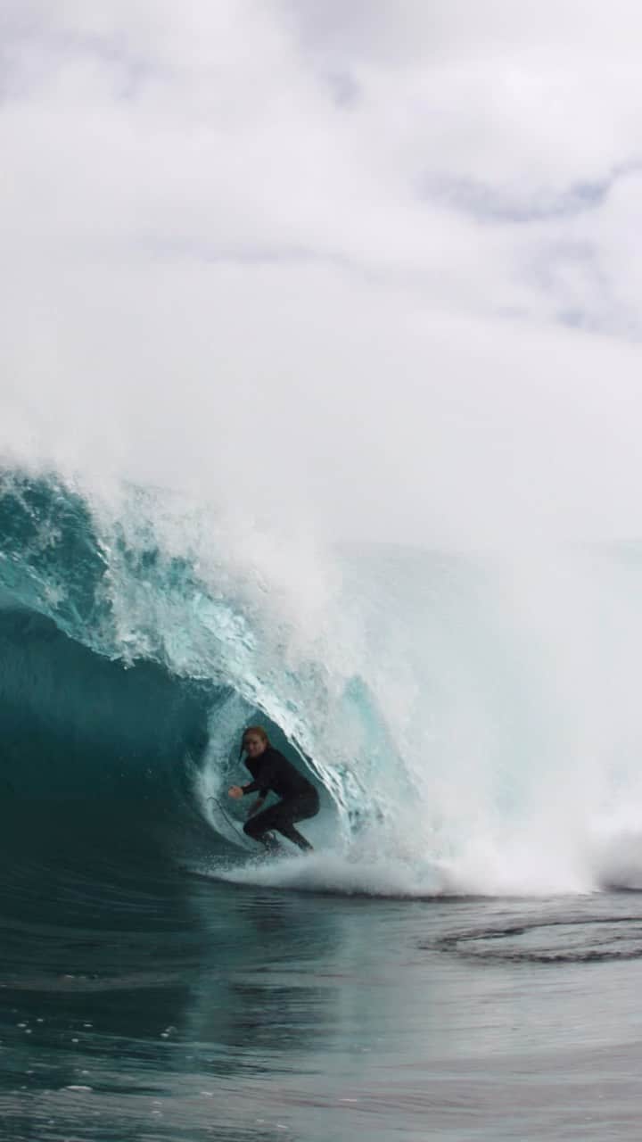 のインスタグラム：「“Bell Jar” - A short film by @caitysimmers & @toastedmedia760 is now live!   Hit the link in our bio to watch the full film. Wait til that last wave… 🤯」