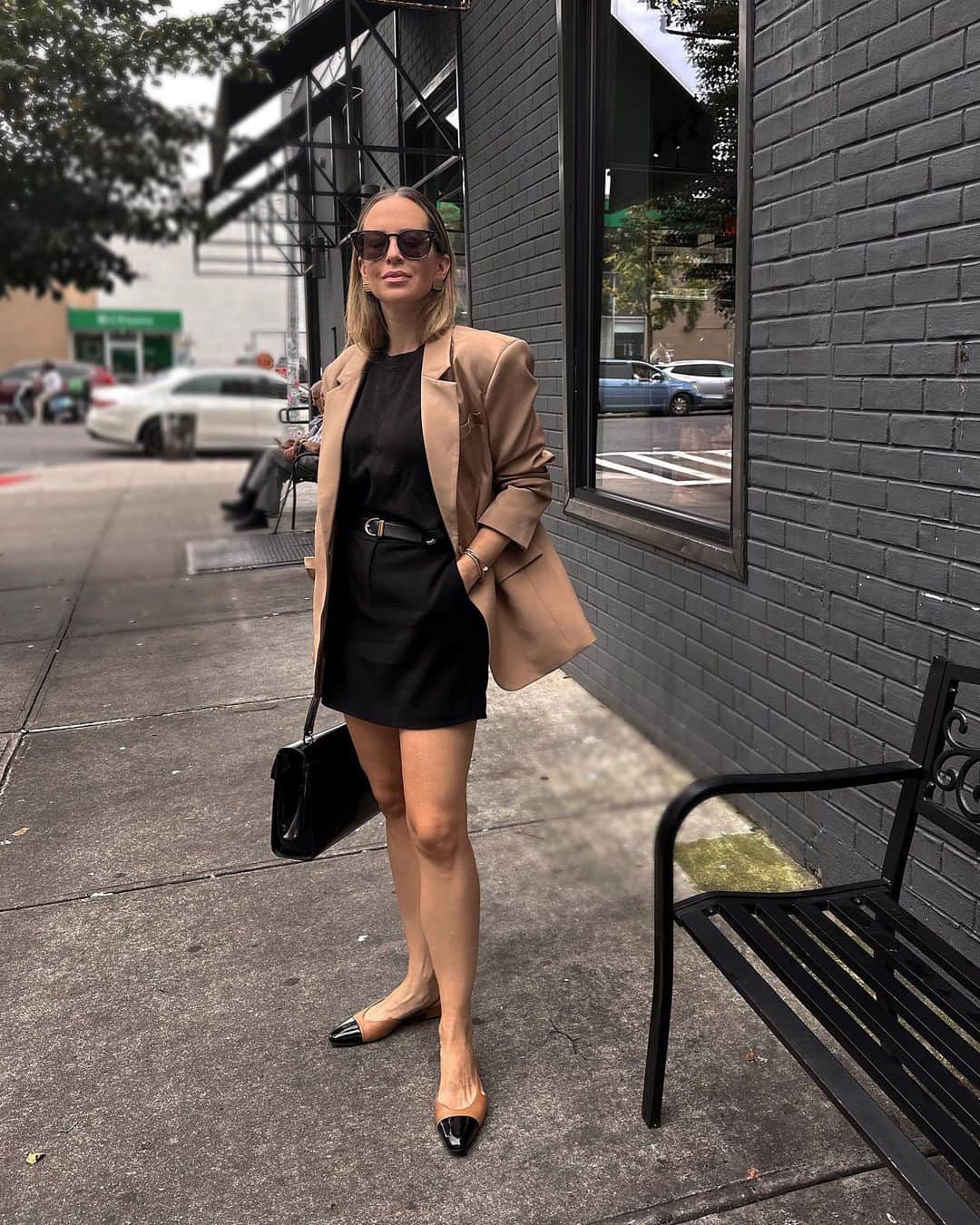 Helena Glazer Hodneのインスタグラム：「My wardrobe workhorses as of late👏🏼 https://liketk.it/4iAd7」