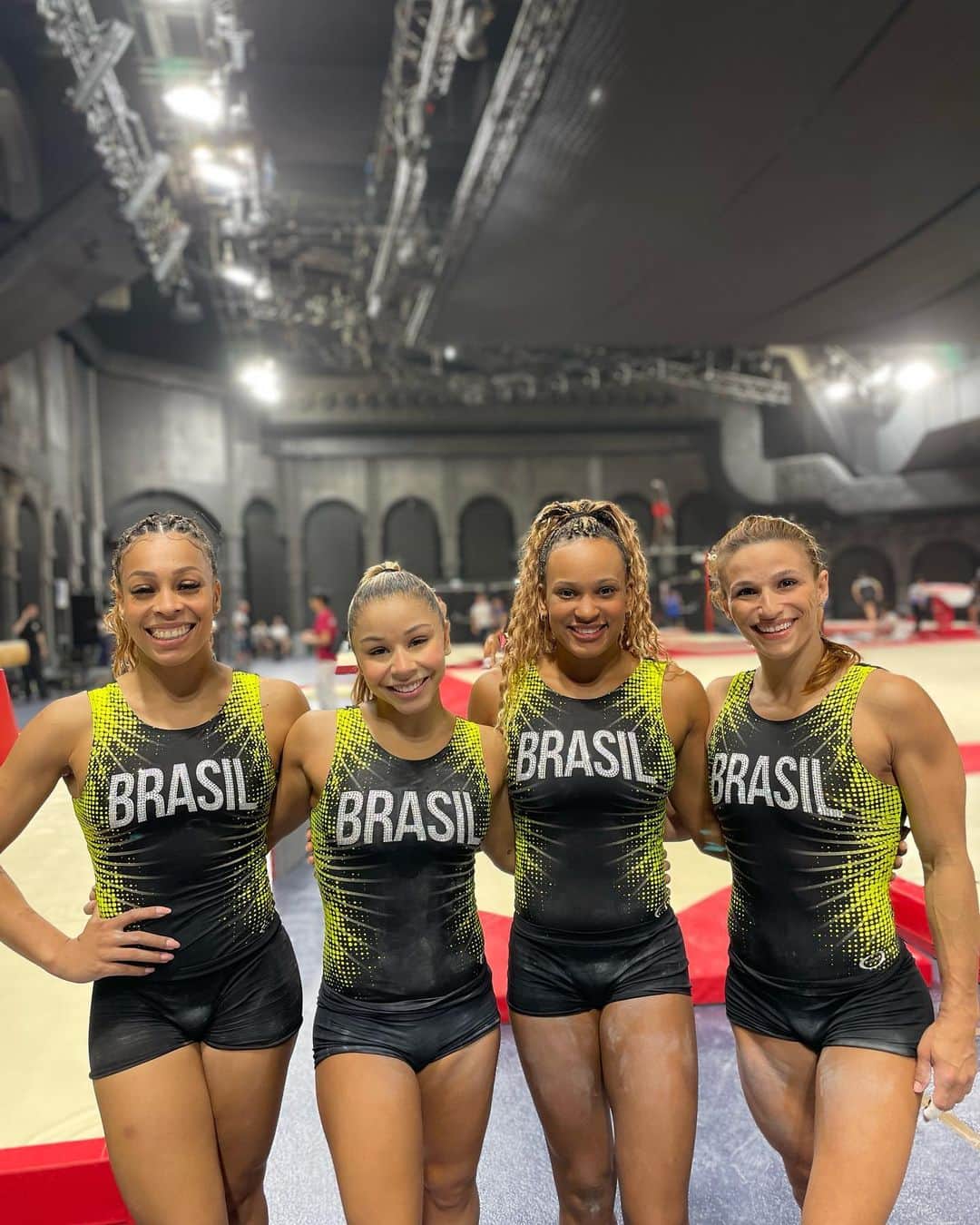 のインスタグラム：「🖤💚  @petrobras @cbginastica @cdafab #timepetrobras」