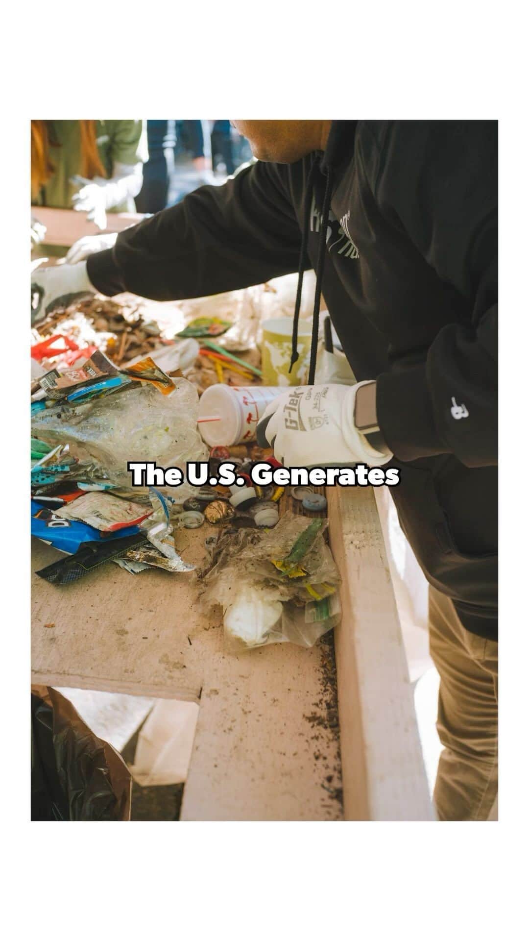 のインスタグラム：「The sad reality is, the U.S. produces millions of tons of trash each year. Join Leave No Trace and Subaru this Saturday to get outside to do whatever you love and pick some trash up while you’re at it! Together, we can make a difference. Sign up here: https://lnt.org/nationalcleanupweek/ to join the movement and make a change today. #SubaruLovestheEarth」