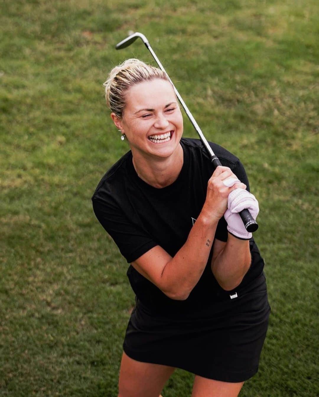 カーリー・ブースのインスタグラム：「Can’t help but smile sometimes 🥰 #golf」