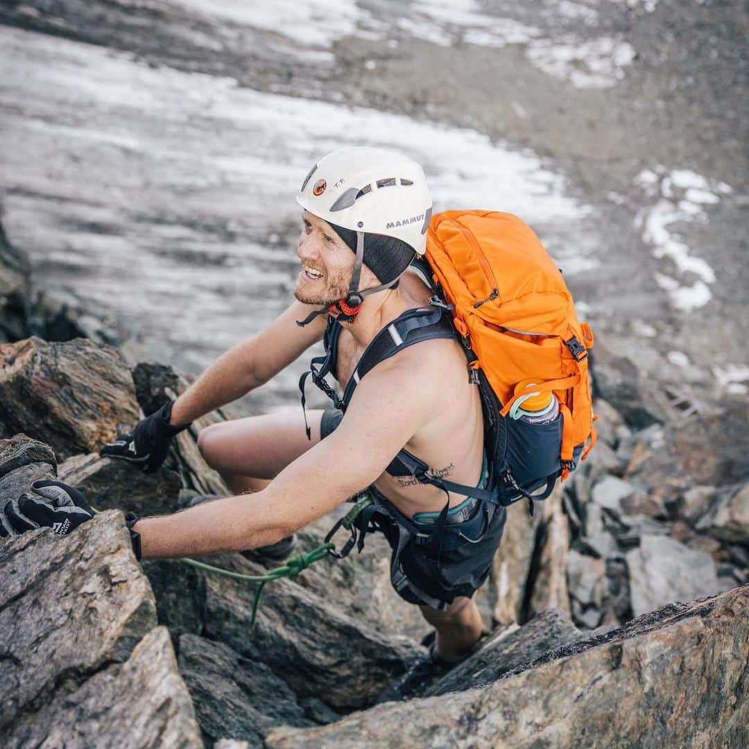 アンドレ・シュールレさんのインスタグラム写真 - (アンドレ・シュールレInstagram)「Series on pictures from our trip to Austria!! Quite humbling to feel the force of nature! The silent power of a mountain! Grateful to be able to experience life like that 🙏🙏🙏」9月15日 2時14分 - andreschuerrle