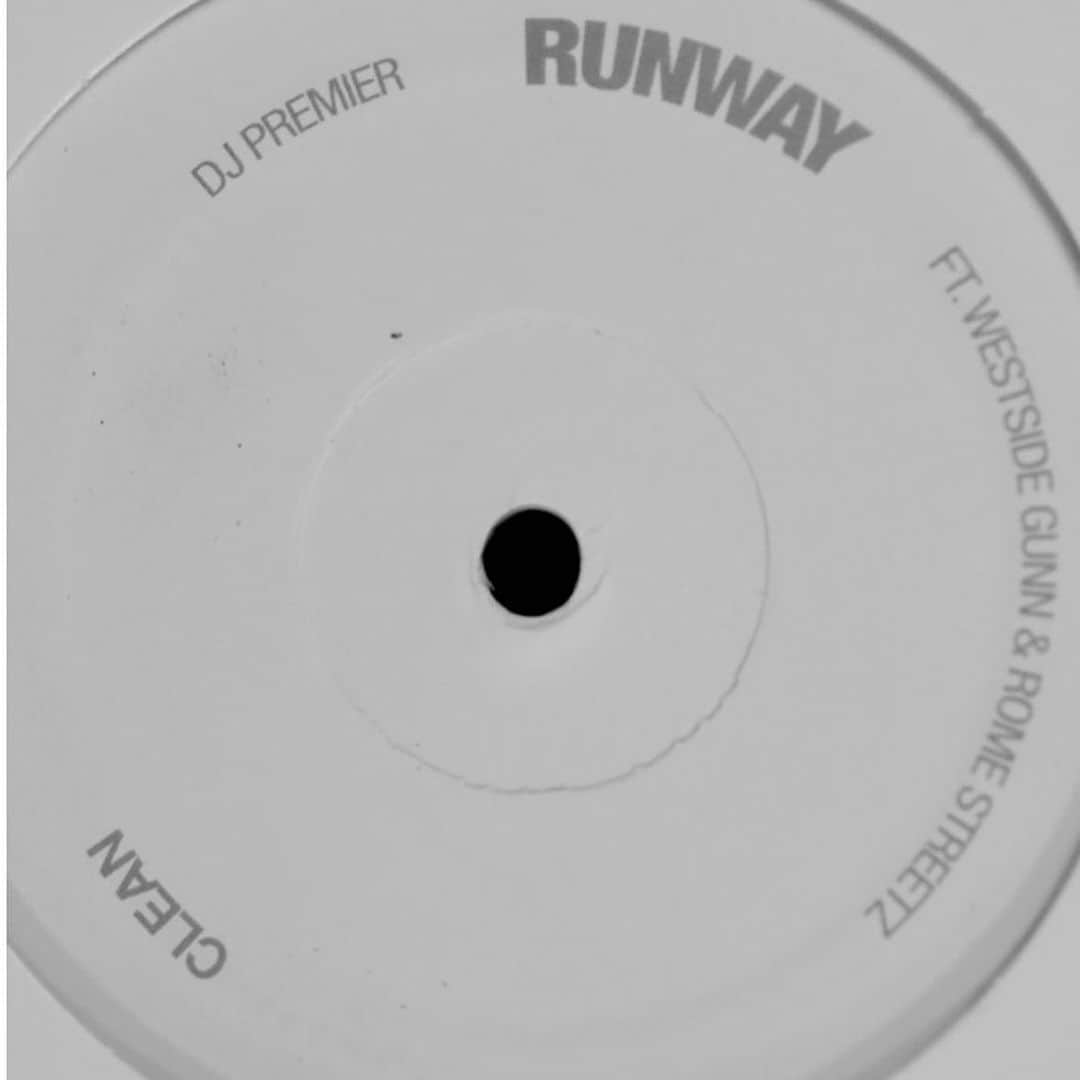 DJプレミアさんのインスタグラム写真 - (DJプレミアInstagram)「White Label Limited Edition Vinyl  (ONLY 250 COPIES)  "Runway"- DJ Premier feat. Westside Gunn and Rome Streetz (Dirty and Clean Version)  LINK IN BIO  📸 @deejaypoe」9月15日 2時18分 - djpremier