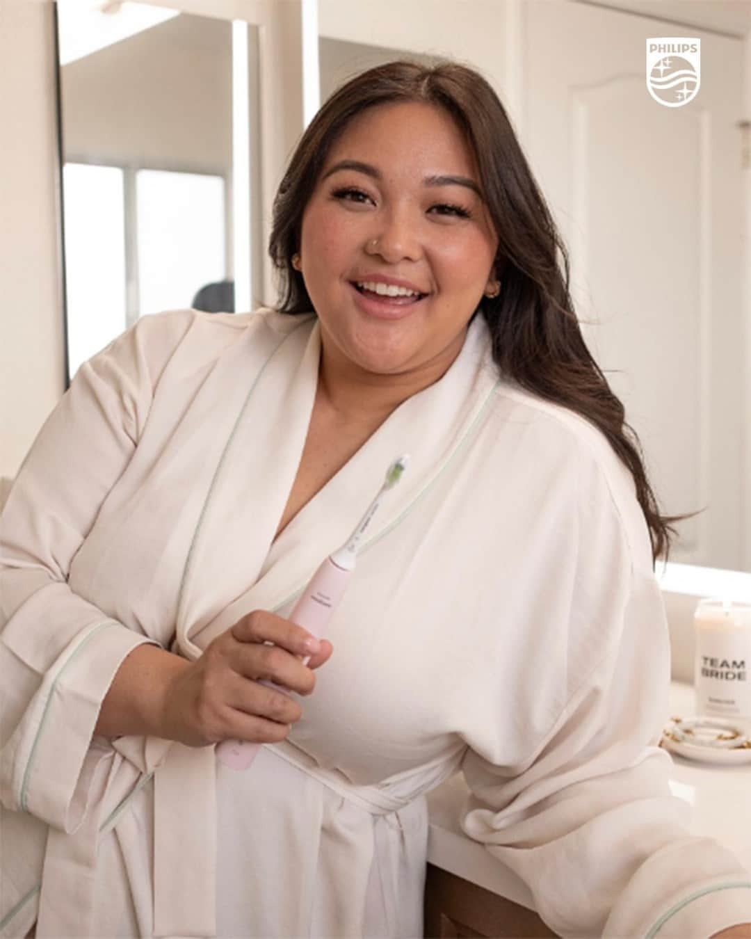 Philips Sonicareのインスタグラム：「My #PhilipsSonicare ProtectiveClean 6100 is helping me get photo ready for every wedding occasion.  It comes with 3 modes: Clean, White, and Gum Care to allow me to personalize my brushing experience. My personal fav is the white mode as it helps make sure my teeth are pearly white when I walk down the aisle!  📸: @noellevenegas」