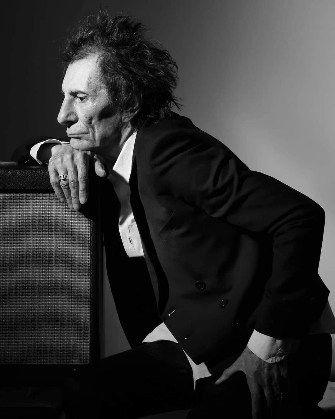 ロン・ウッドのインスタグラム：「“A lot of the tracks on the album have that explosion. This is a really in-your-face album.” Ronnie Wood, the @nytimes  Read the full interview here via the link in the bio↗ Portraits by @theatraff」