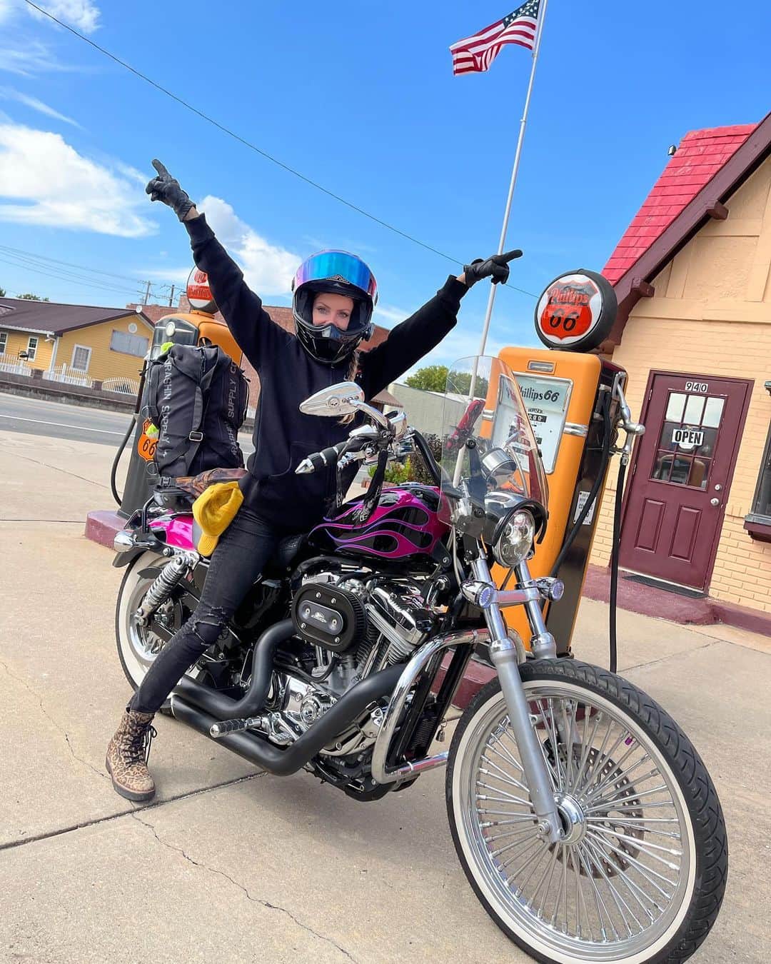 コーディー・レニー・キャメロンさんのインスタグラム写真 - (コーディー・レニー・キャメロンInstagram)「⚡️Day 7 Riding ...