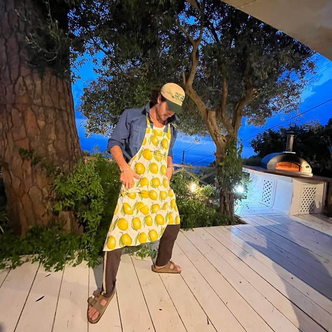 カミラ・メンデスさんのインスタグラム写真 - (カミラ・メンデスInstagram)「you really know how to show us a great time @airbnb thanks for the memories 🍕♥️🍷」9月15日 3時48分 - camimendes