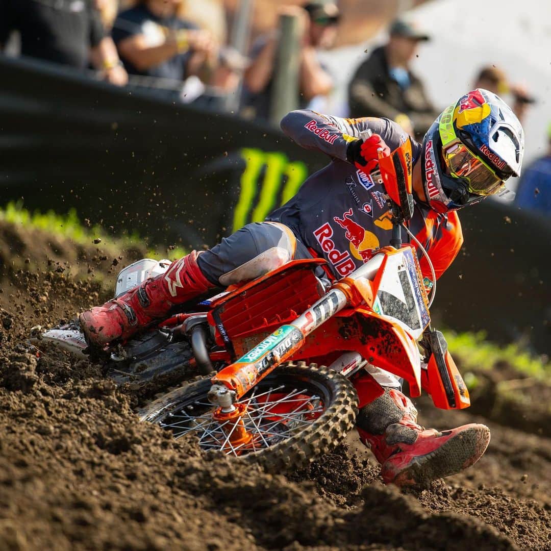 Racer X Onlineのインスタグラム：「We’re in‼️ 🇺🇸 Team USA will send Aaron Plessinger, RJ Hampshire and Christian Craig to France to defend the Chamberlain Trophy at the 2023 Monster Energy Motocross of Nations🏆 🇺🇸Photos: @align.with.us   1️⃣ MXGP - Aaron Plessinger  2️⃣ MX2 - RJ Hampshire  3️⃣ MX Open - Christian Craig #MXoN」