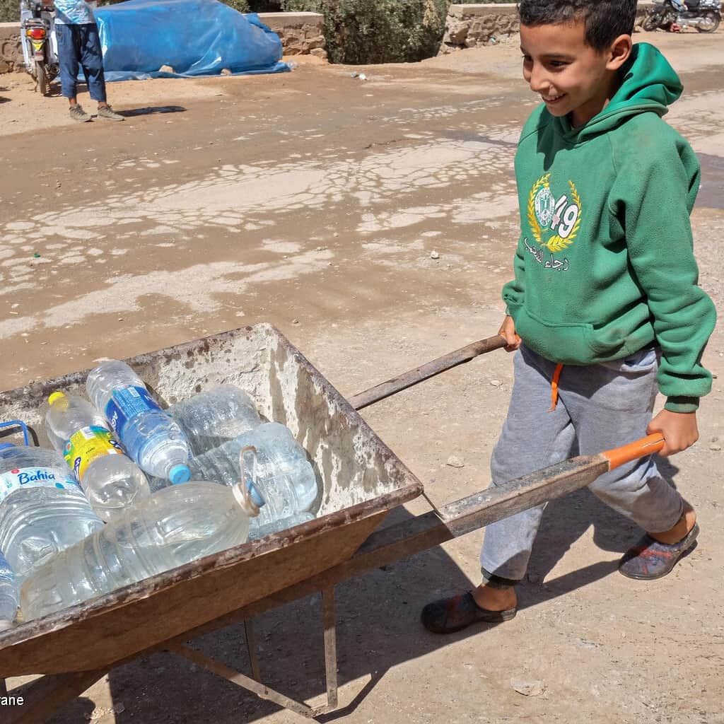 unicefさんのインスタグラム写真 - (unicefInstagram)「In any emergency, children are always among the most vulnerable.  After a powerful earthquake hit Morocco last week, children and their families are dealing with loss and destruction.  #ForEveryChild, safety.  © UNICEF/Benkirane」9月15日 4時07分 - unicef