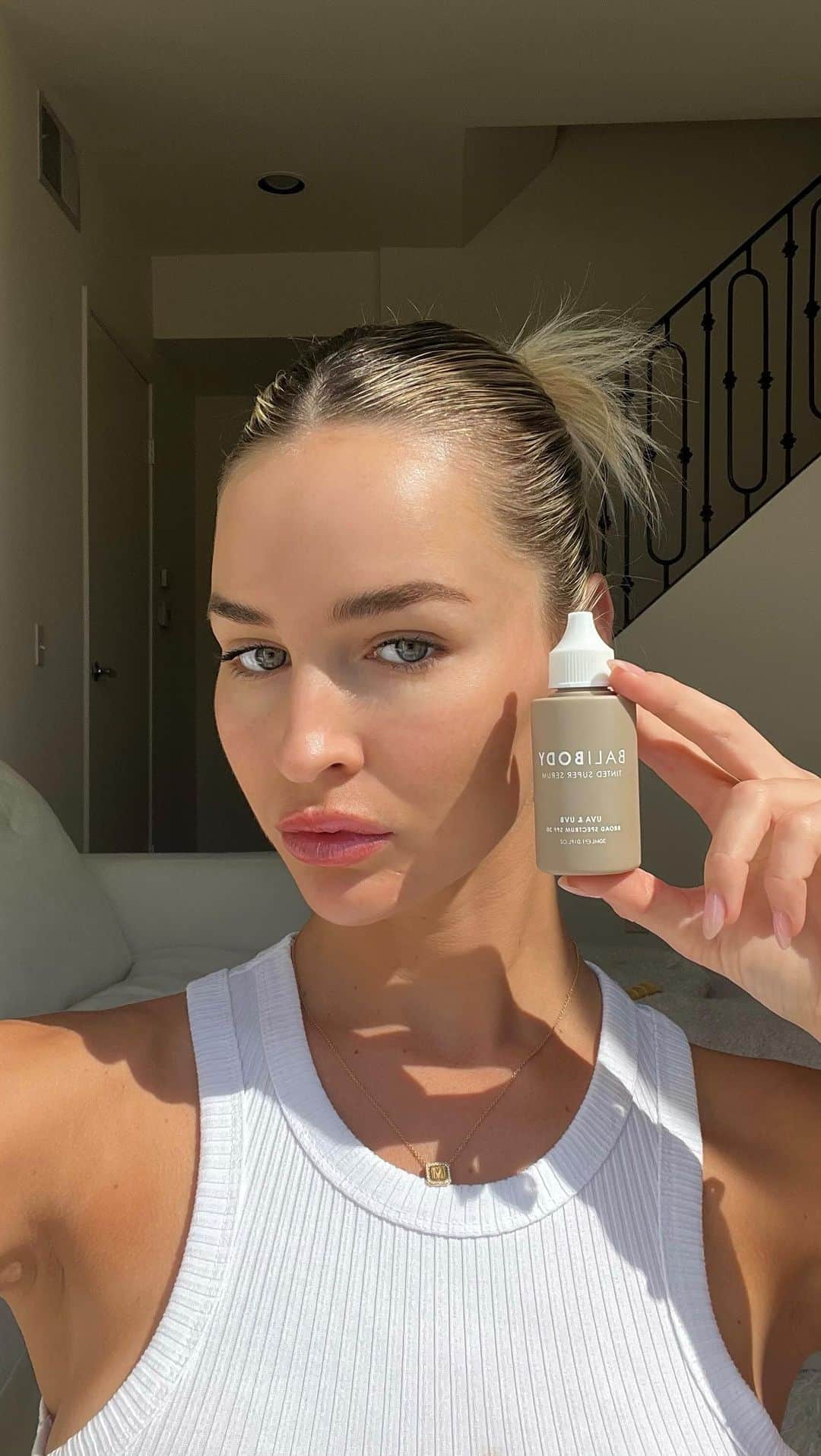 Madison Edwardsのインスタグラム：「The new super serum tint from @balibody is divine 💫」