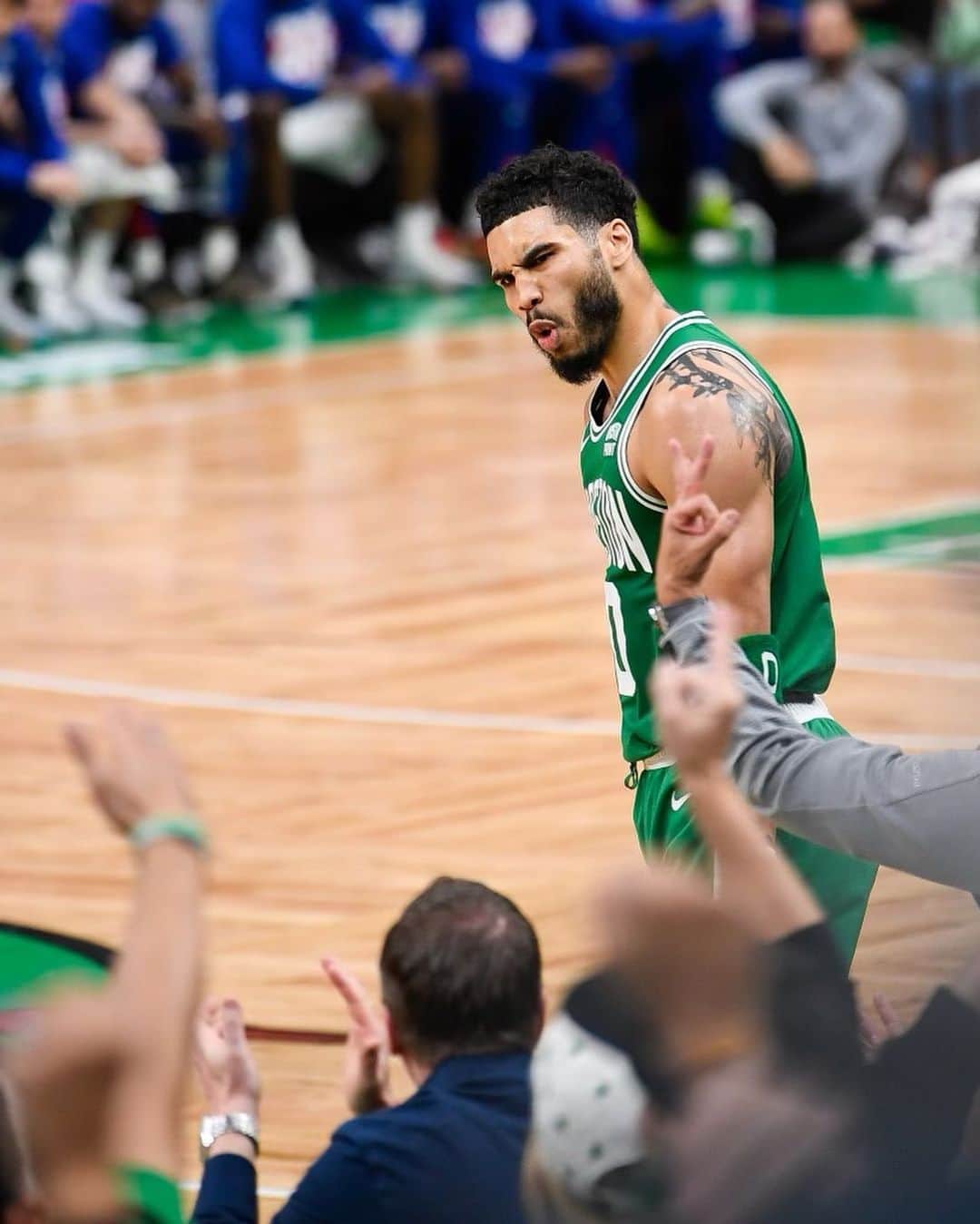 ボストン・セルティックスのインスタグラム：「ECSF Game 7. 51 PTS. JT did THAT 🔥」