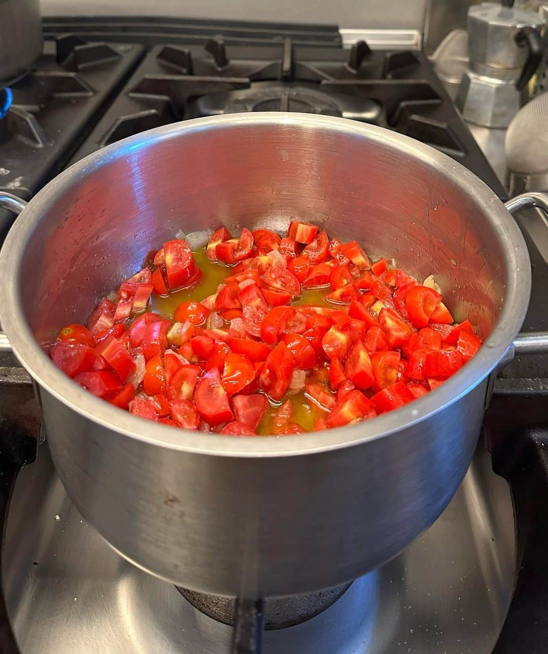 アシュレイ・パークさんのインスタグラム写真 - (アシュレイ・パークInstagram)「🍝🍝🍝!!! first time making pasta from scratch and I’ll truly never be the same. three different kinds, all the sauces, gluten free, made with lots of amour… honestly the most yummmm pasta I’ve ever tasted… if you’re intimidated by something (I’ve never been more scared of an onion 🔪), push yourself to try it out and learn even if you’re a beginner… it may turn out deliciously ☺️🤤🥰」9月15日 4時34分 - ashleyparklady