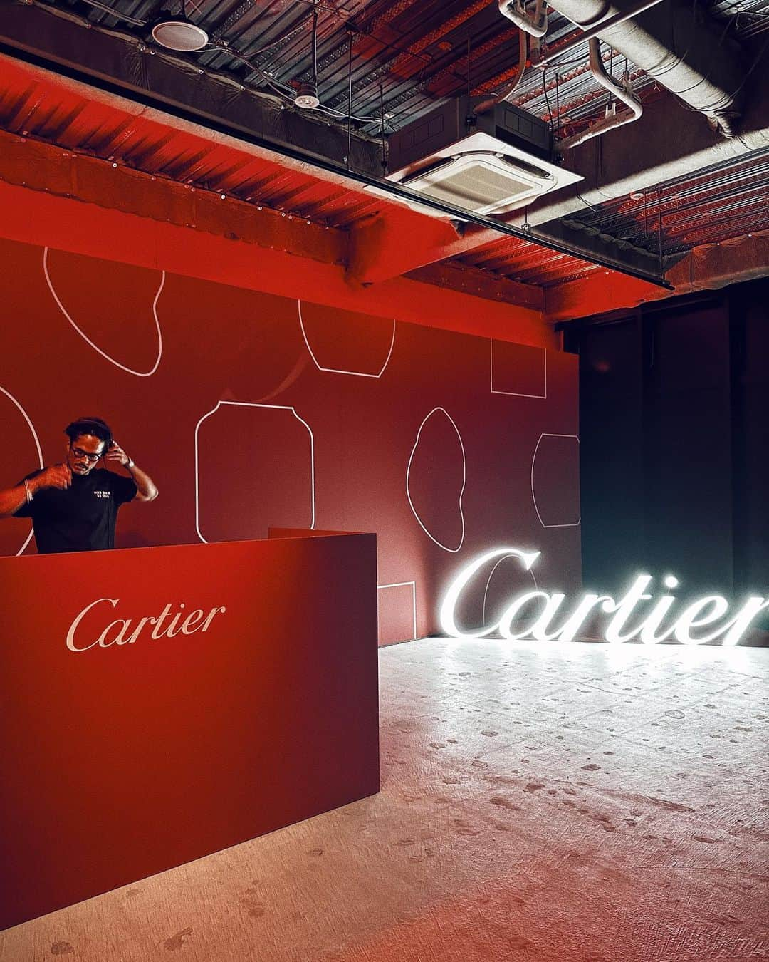 三浦大地さんのインスタグラム写真 - (三浦大地Instagram)「Cartier “TIME UNLIMITED”   Cartierの時計の歴史を辿るエキシビジョンTIME UNLIMITED。  自分がいつもつけている時計もカルティエで、もう10年以上使っている。  時間という概念の中に時計というものが生まれ、人生を共にする特別な存在。  このエキシビションを観て改めてこの時計にして良かったと思いました。  これからも長く使って、いずれは誰かに託したい。  @cartier  #TimeUnlimited #CartierWatchCommunity #CartierTokyo」9月15日 12時00分 - daichi_1127