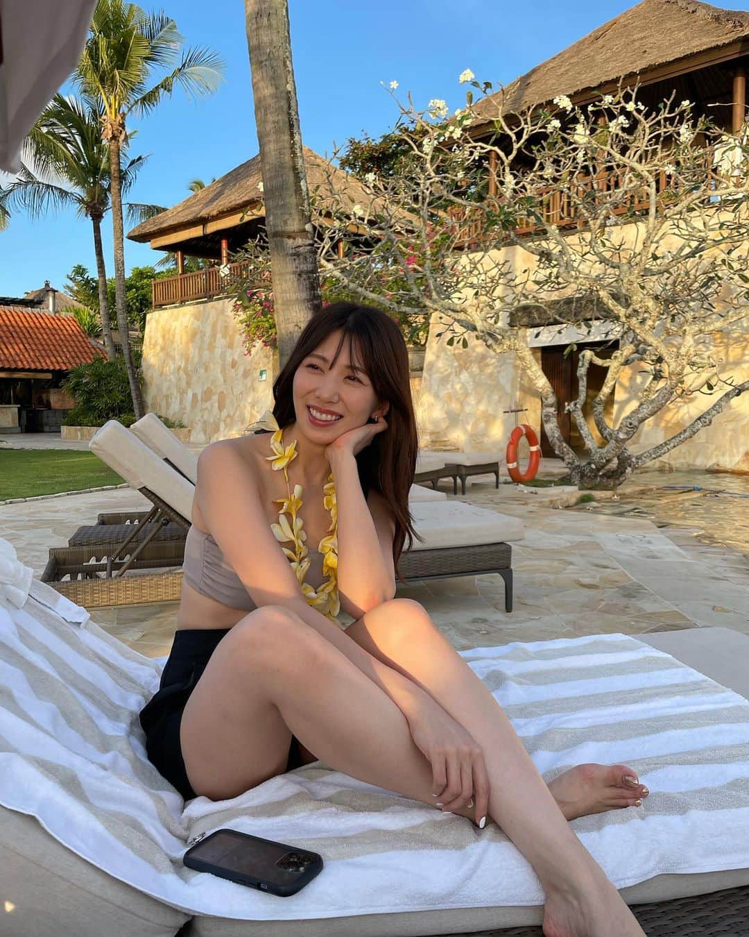 山岸逢花のインスタグラム：「夏の終わりは自分で決めるらしい🐚（誰かが言ってた）  夏の思い出にまだまだ浸っておりますが 撮った写真のえぐい量に反して数枚しか写真あげてなかったので連投します👙」