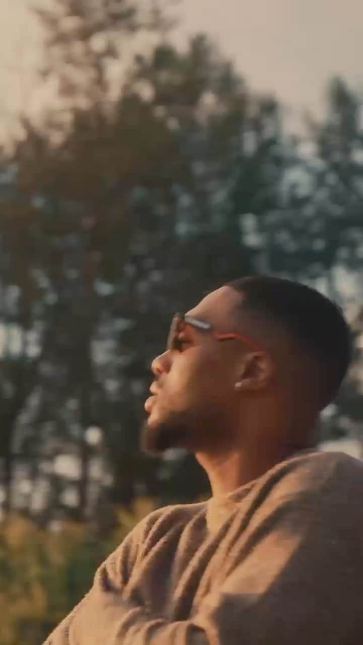 デイミアン・リラードのインスタグラム：「Jumped on @rexxliferaj’s track ‘Hook Mitchell’. Video out now on YouTube/vevo. Track out now on all streaming platforms. 📲  Tap in!  #DameDOLLA #RexxLifeRaj #HookMitchell」