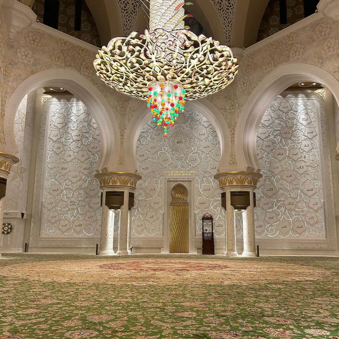 parisaさんのインスタグラム写真 - (parisaInstagram)「Miss youu 🇦🇪 プールで爆睡」9月15日 15時00分 - parisakanno